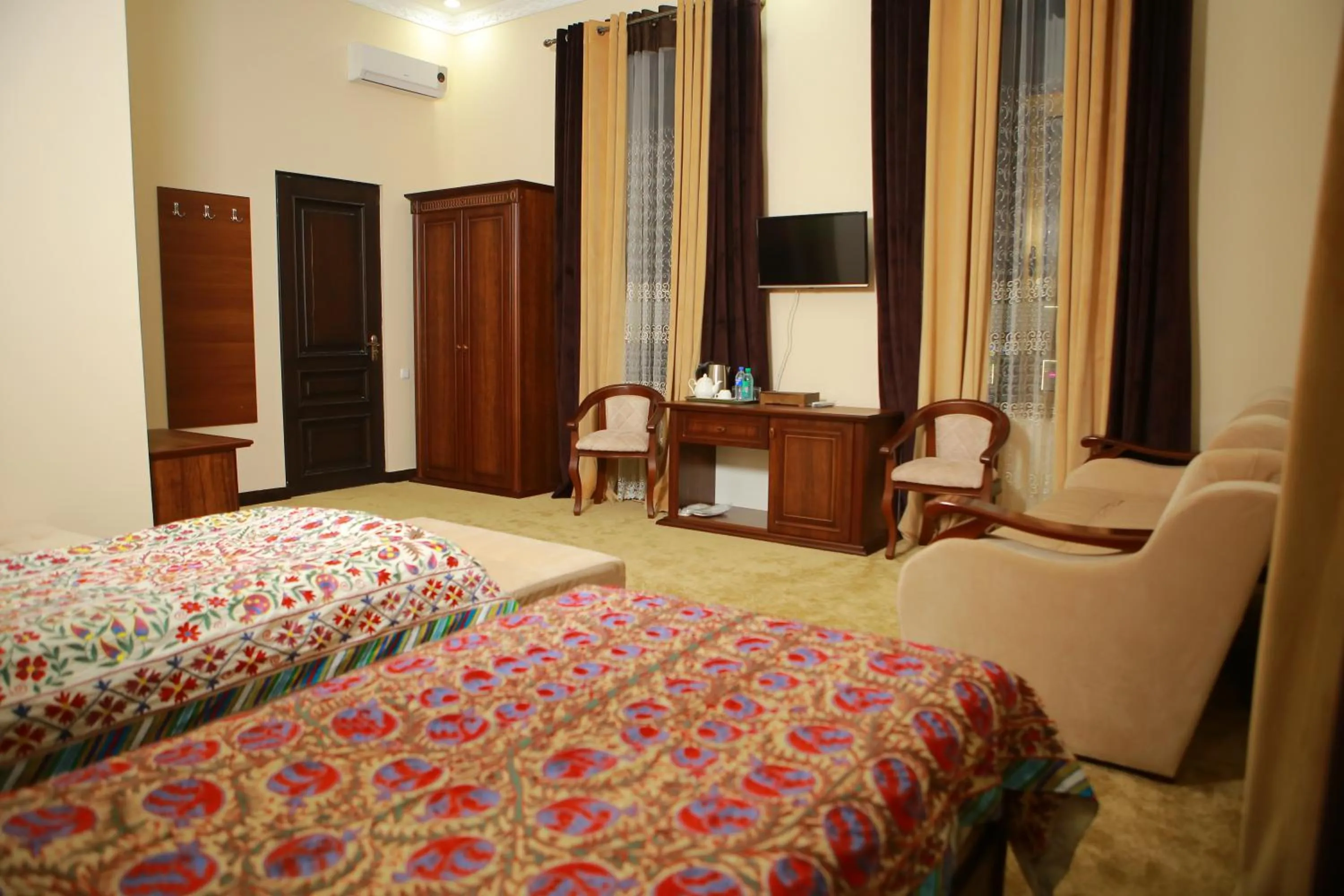 Bed in Boulevard Palace Hotel