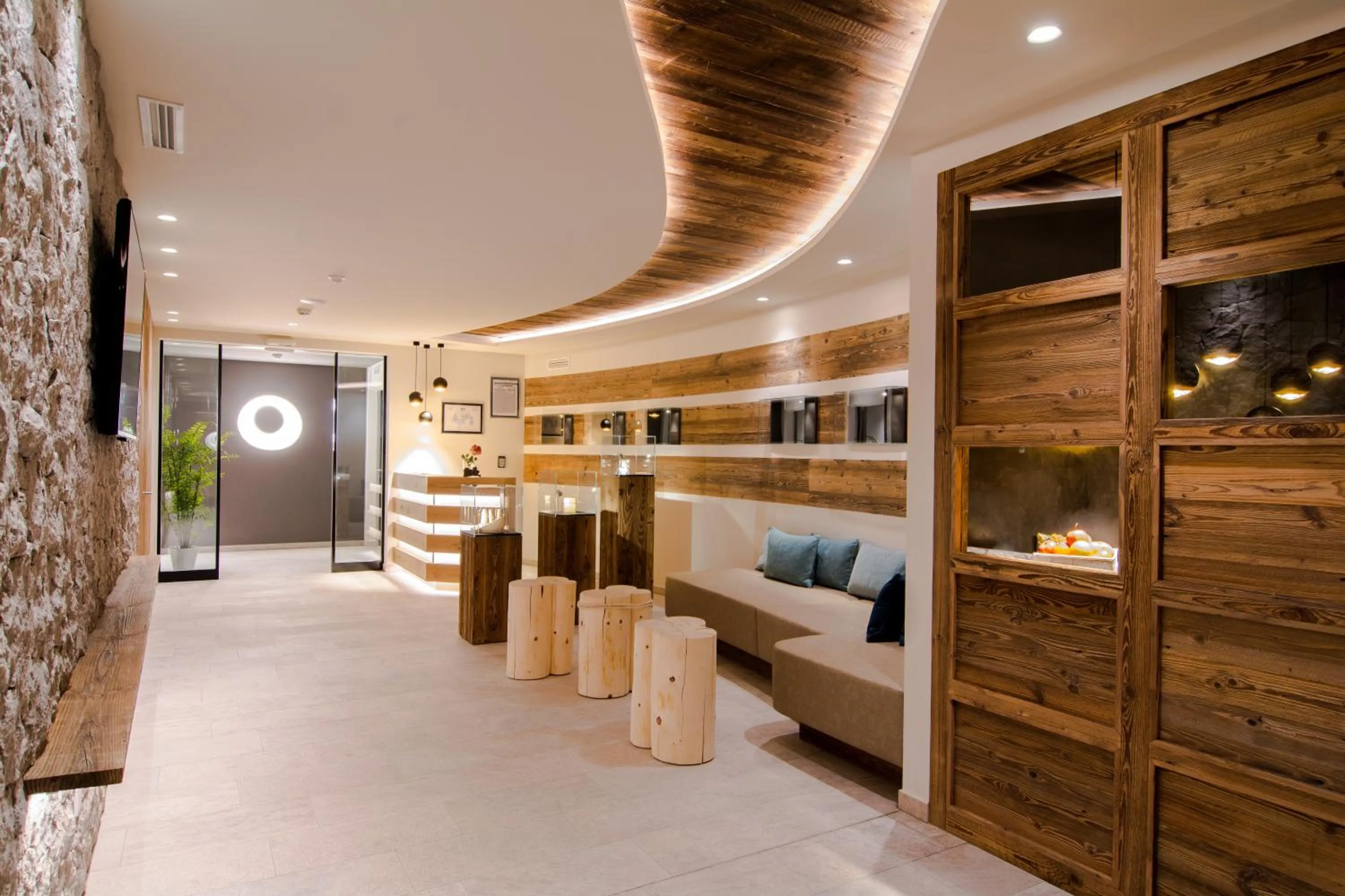 Lobby or reception, Bed in Hotel Alaska