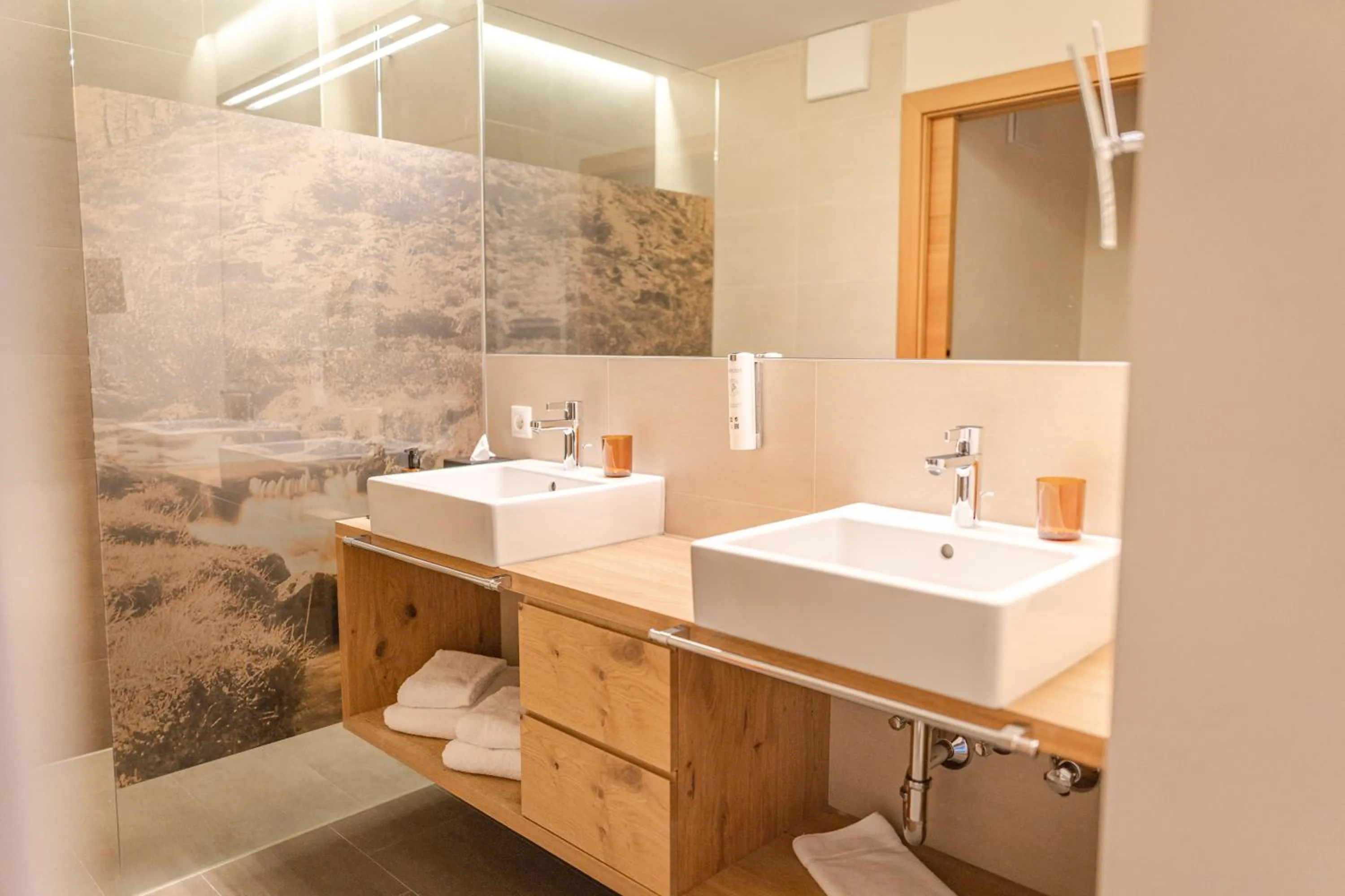 Bathroom in Maraias - Luxury Suites & Apartments