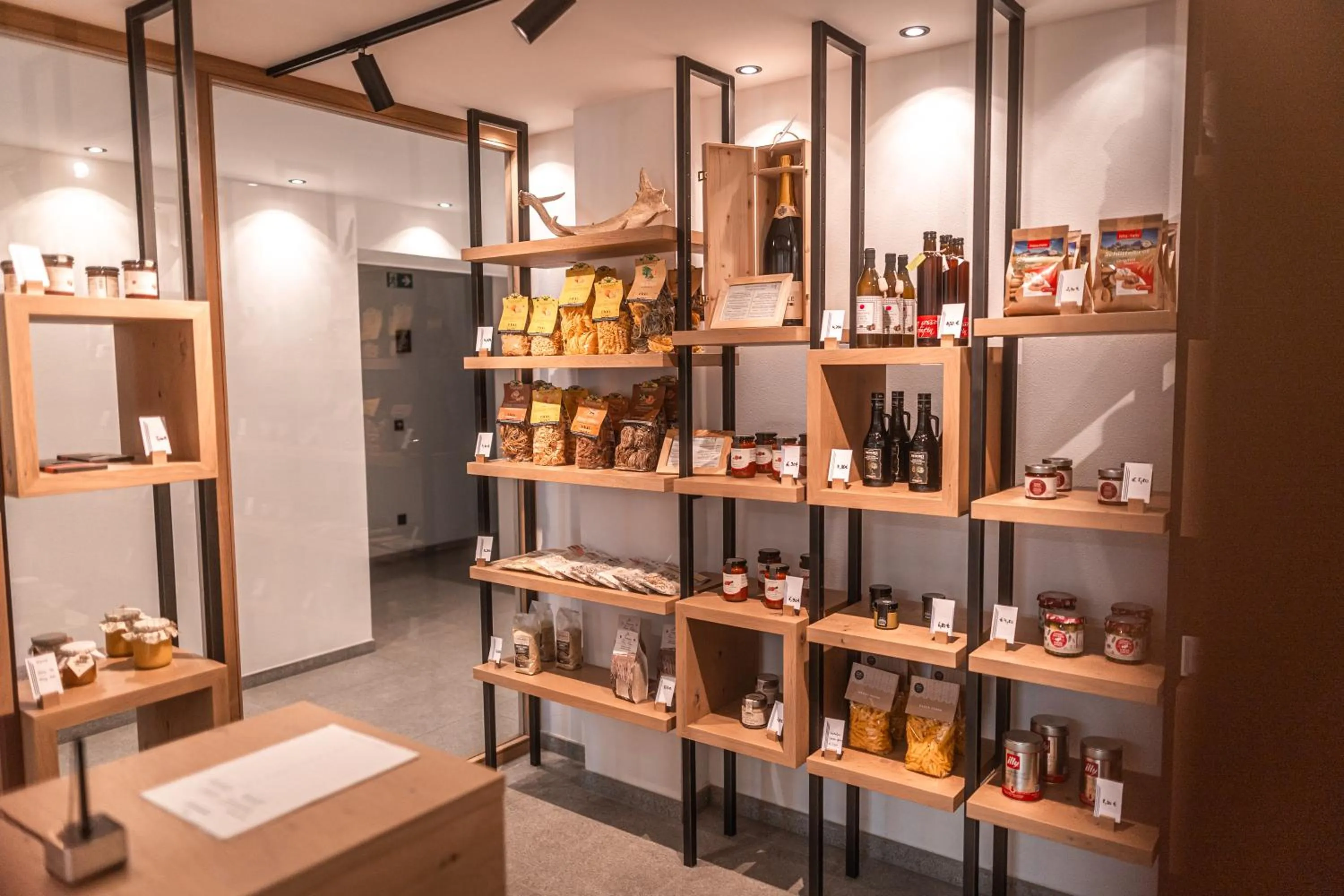 Food in Maraias - Luxury Suites & Apartments