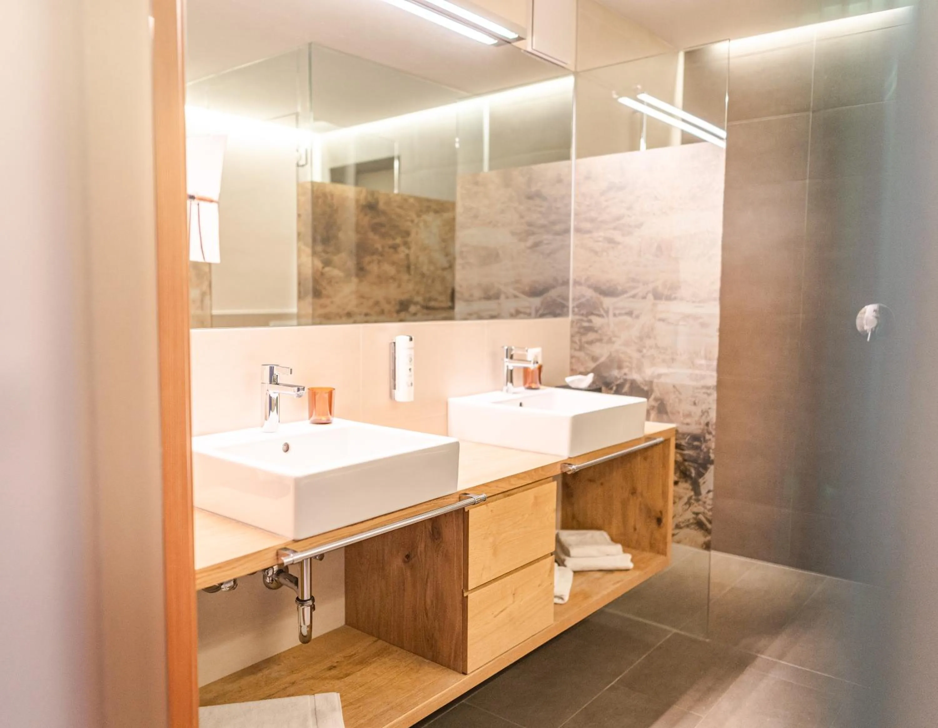Bathroom in Maraias - Luxury Suites & Apartments