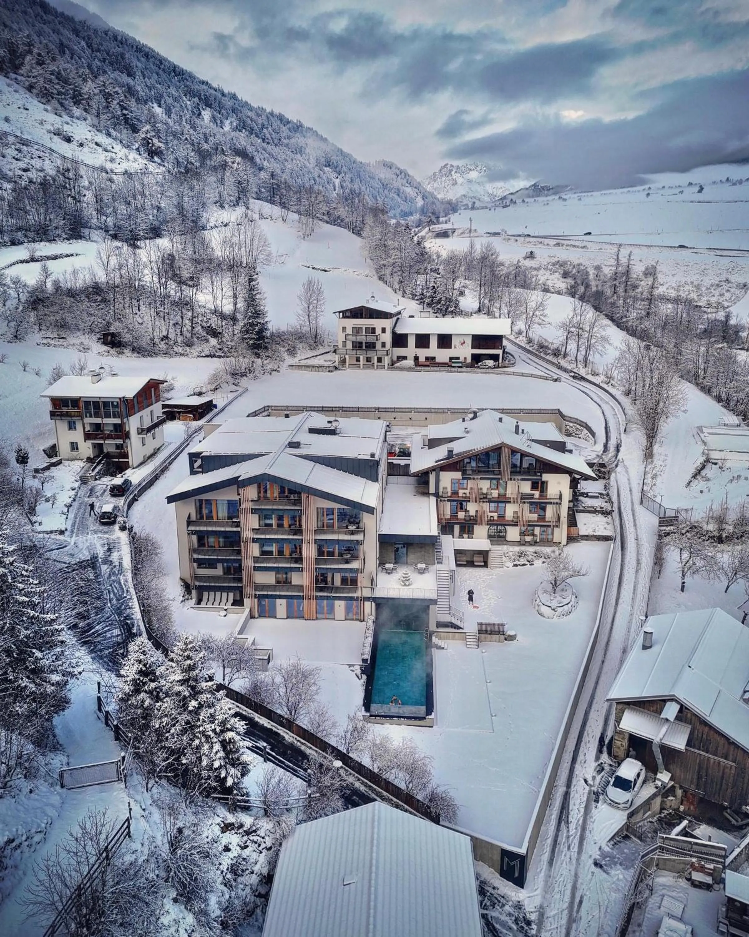 Property building in Maraias - Luxury Suites & Apartments