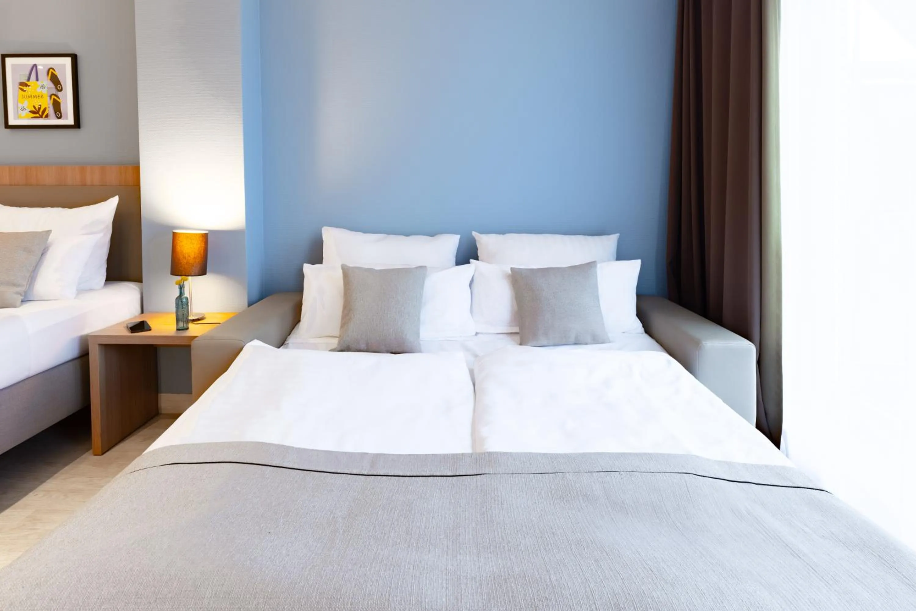 Bed in Garner Hotel Dusseldorf - Main Station by IHG