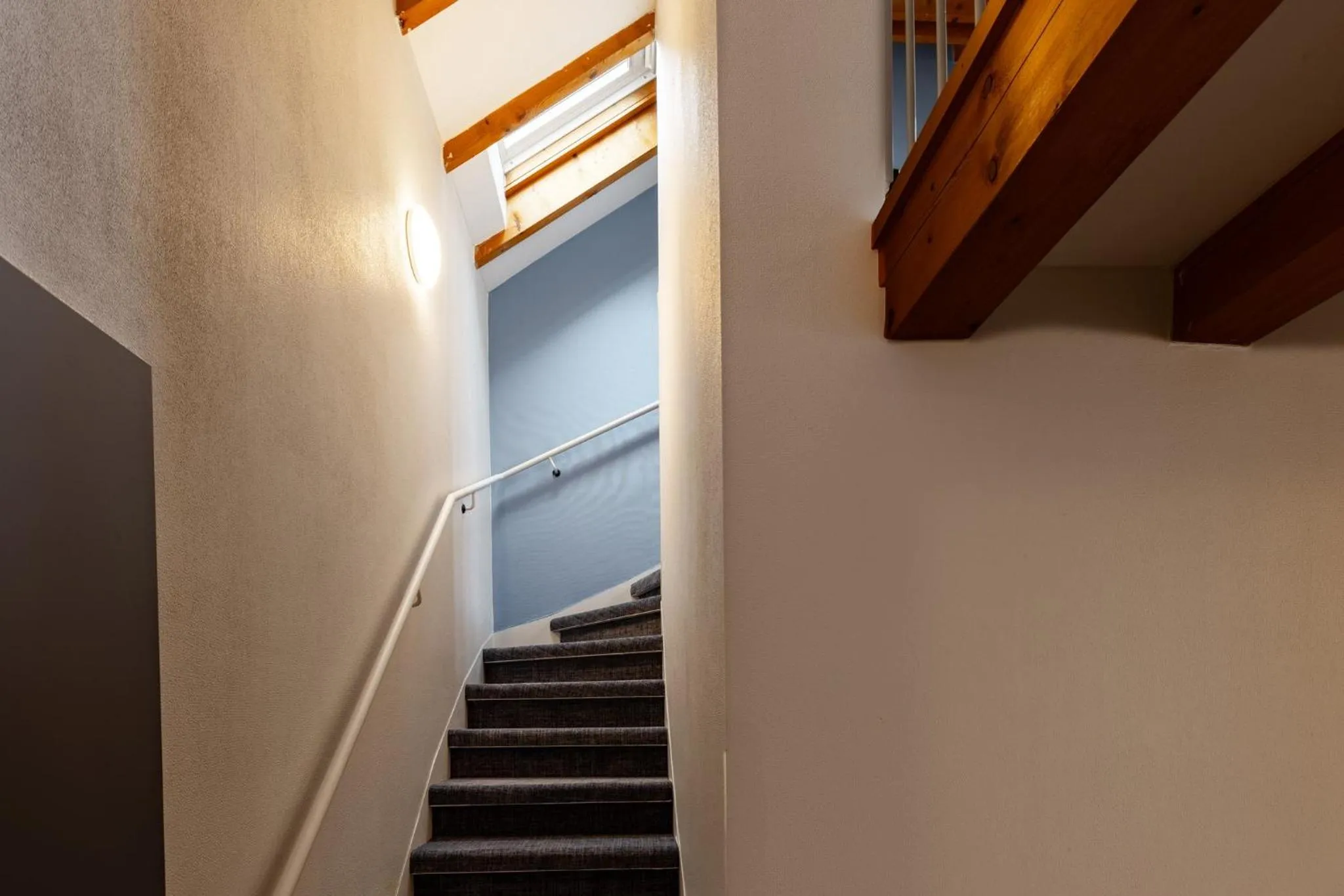 Photo of the whole room in Garner Hotel Dusseldorf - Main Station by IHG