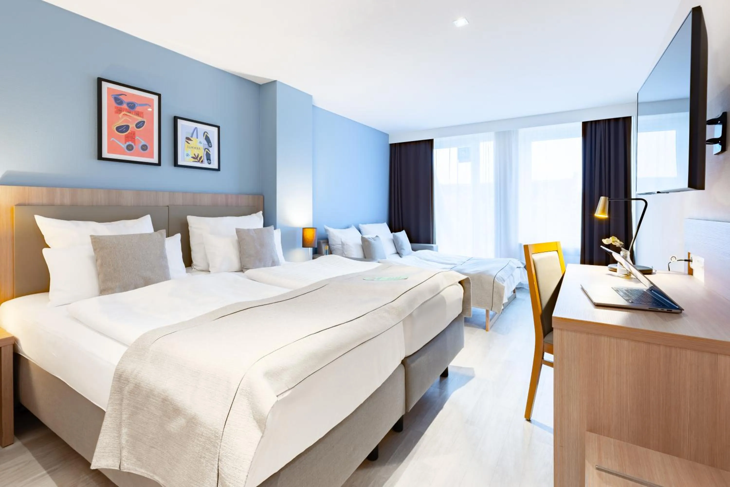 Bed in Garner Hotel Dusseldorf - Main Station by IHG