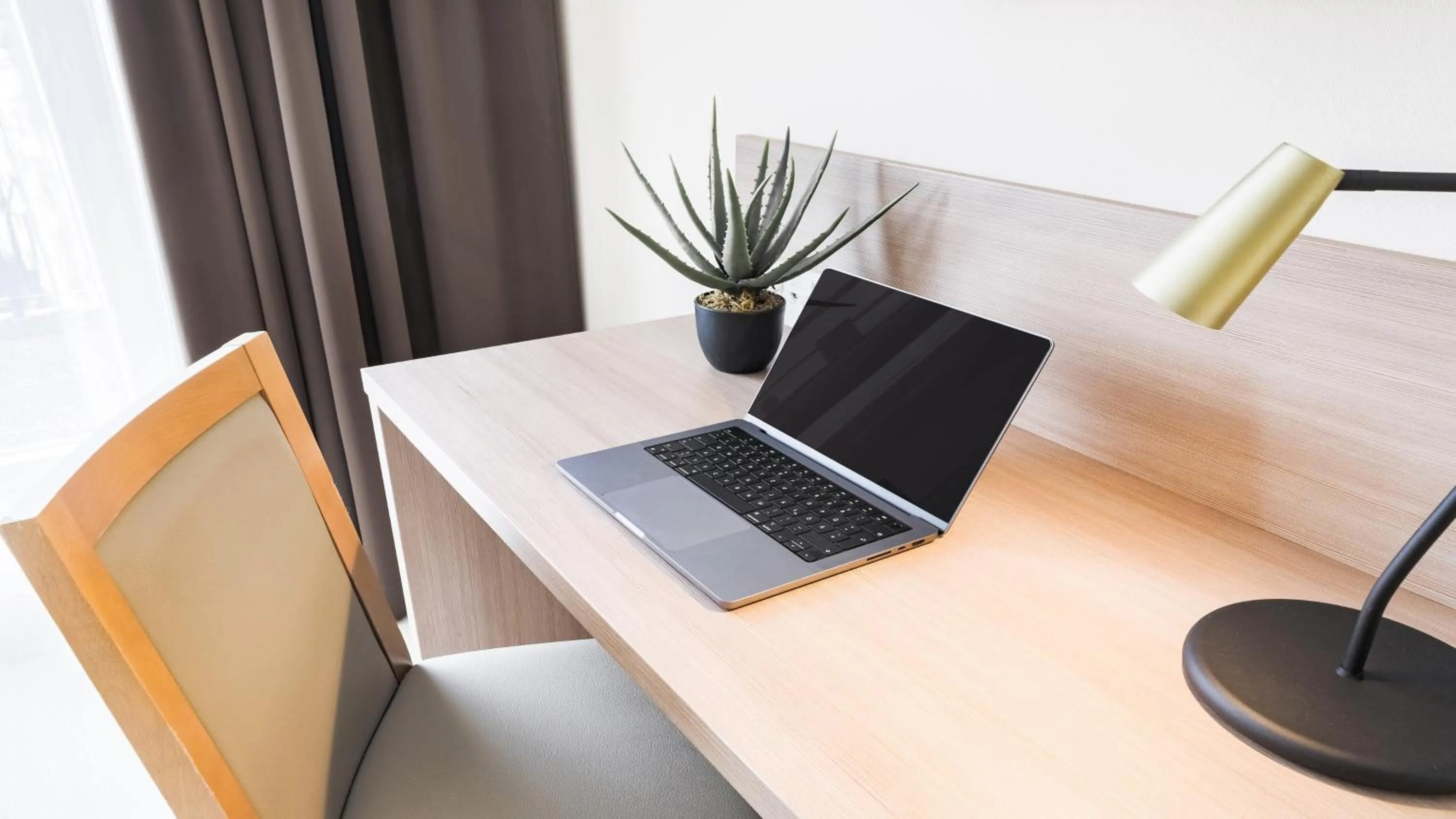 Photo of the whole room in Garner Hotel Dusseldorf - Main Station by IHG