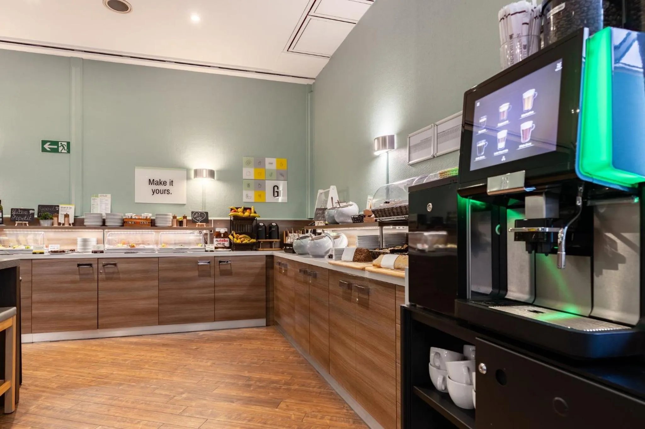 Breakfast in Garner Hotel Dusseldorf - Main Station by IHG