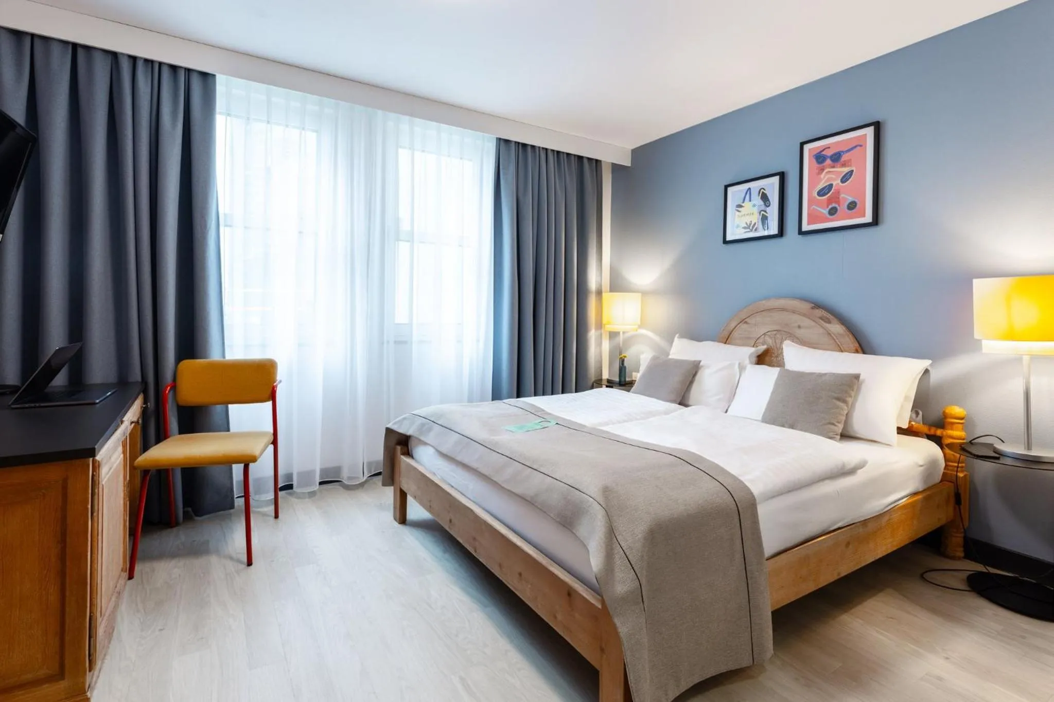 Photo of the whole room, Bed in Garner Hotel Dusseldorf - Main Station by IHG