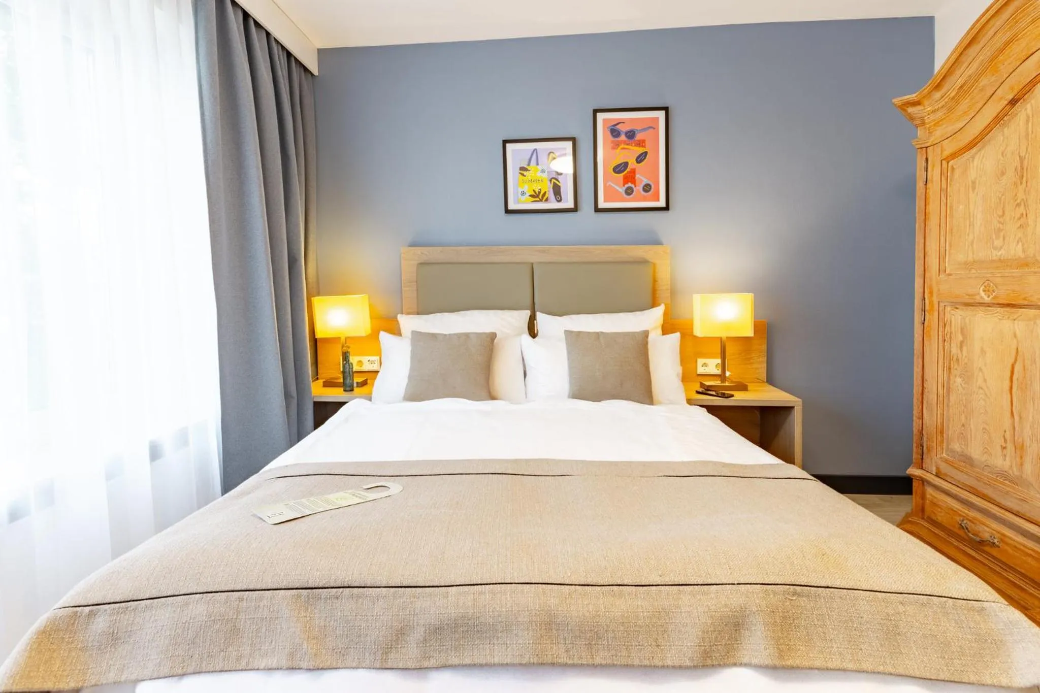 Photo of the whole room, Bed in Garner Hotel Dusseldorf - Main Station by IHG