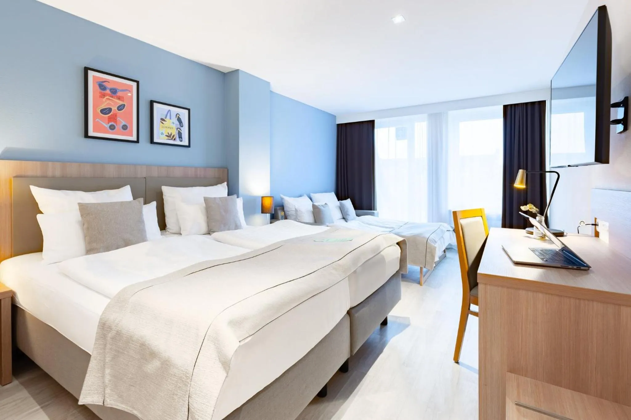 Photo of the whole room, Bed in Garner Hotel Dusseldorf - Main Station by IHG