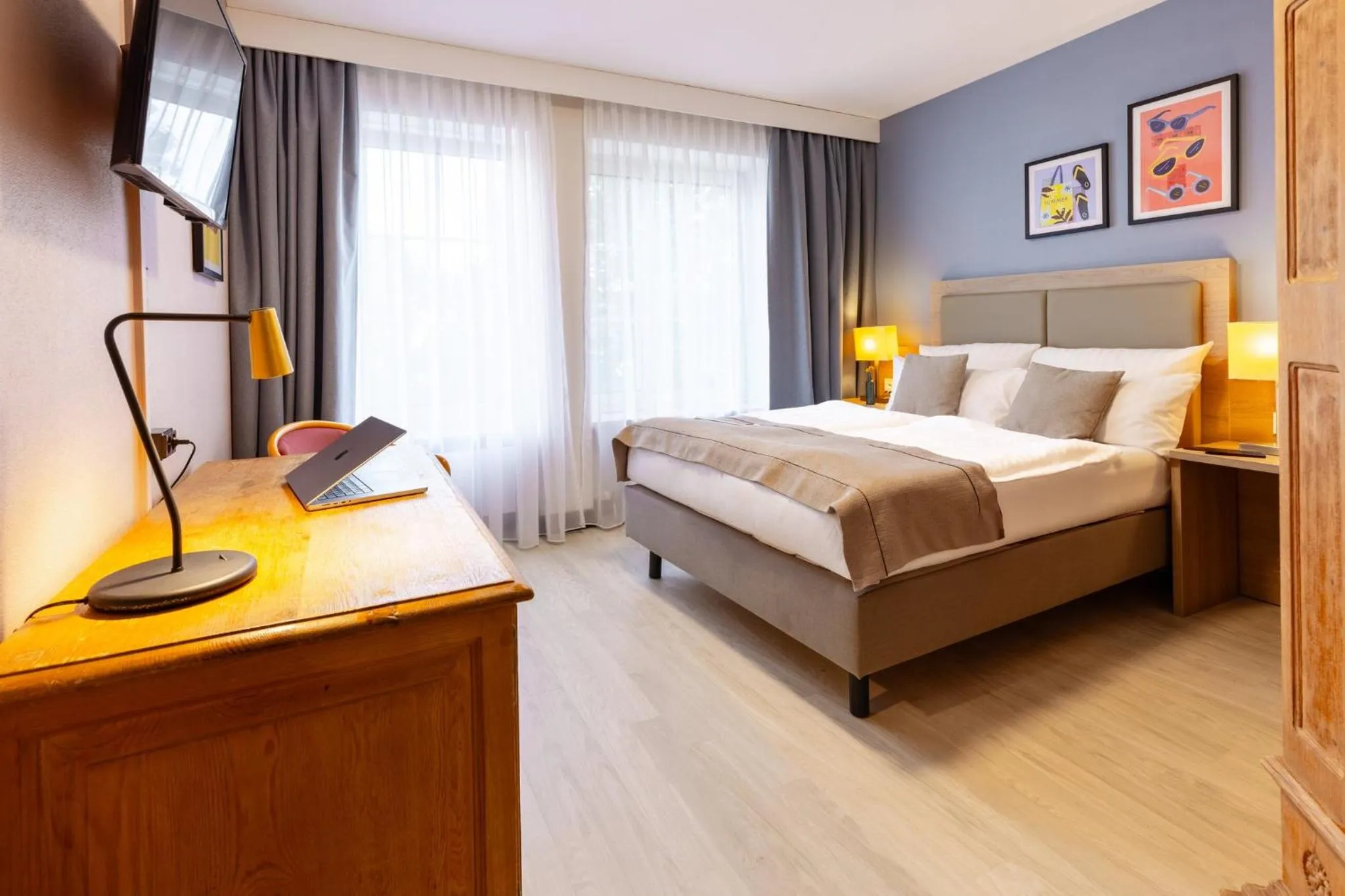 Photo of the whole room, Bed in Garner Hotel Dusseldorf - Main Station by IHG