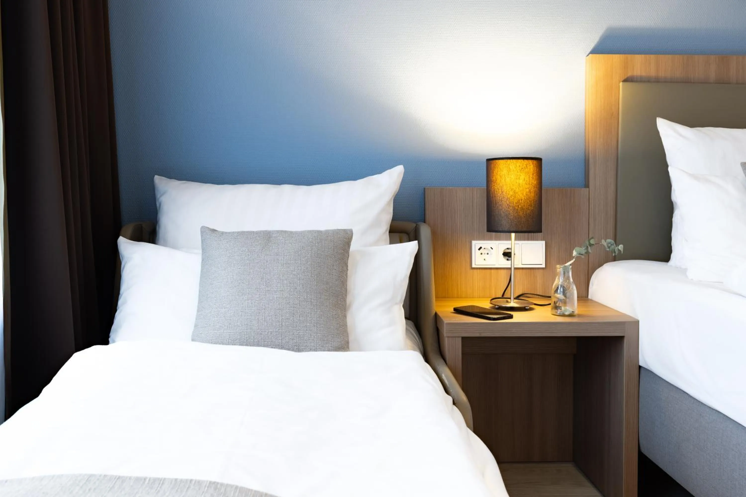 Bed in Garner Hotel Dusseldorf - Main Station by IHG