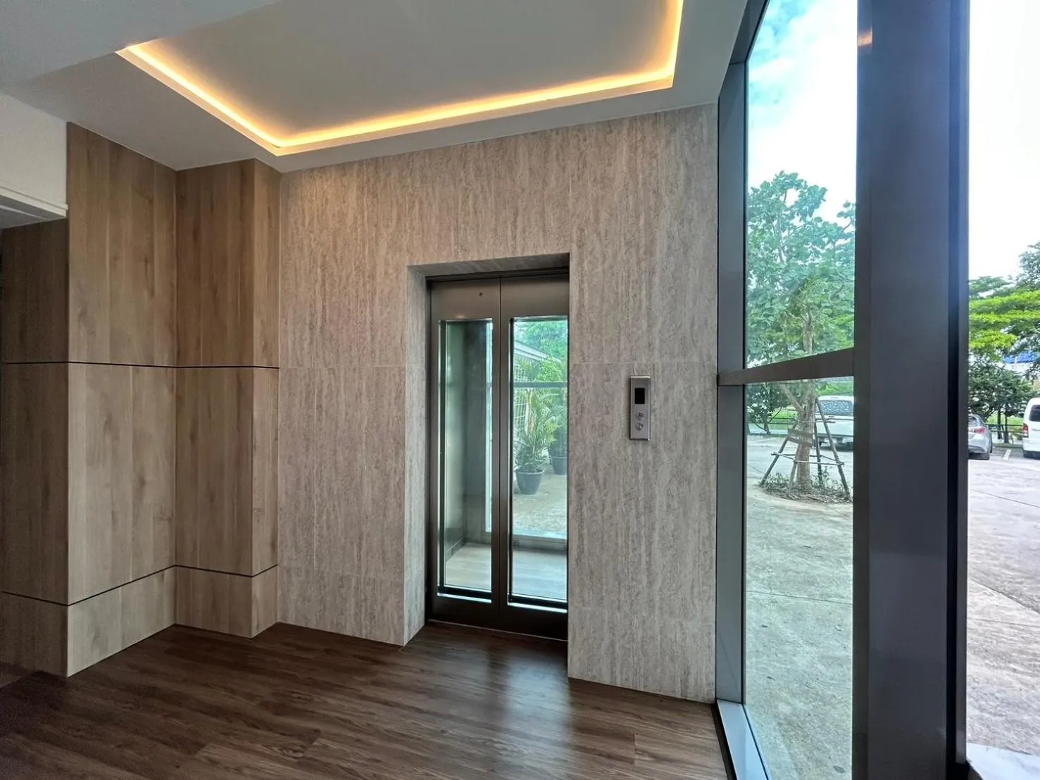 elevator in DD Boutique Resort