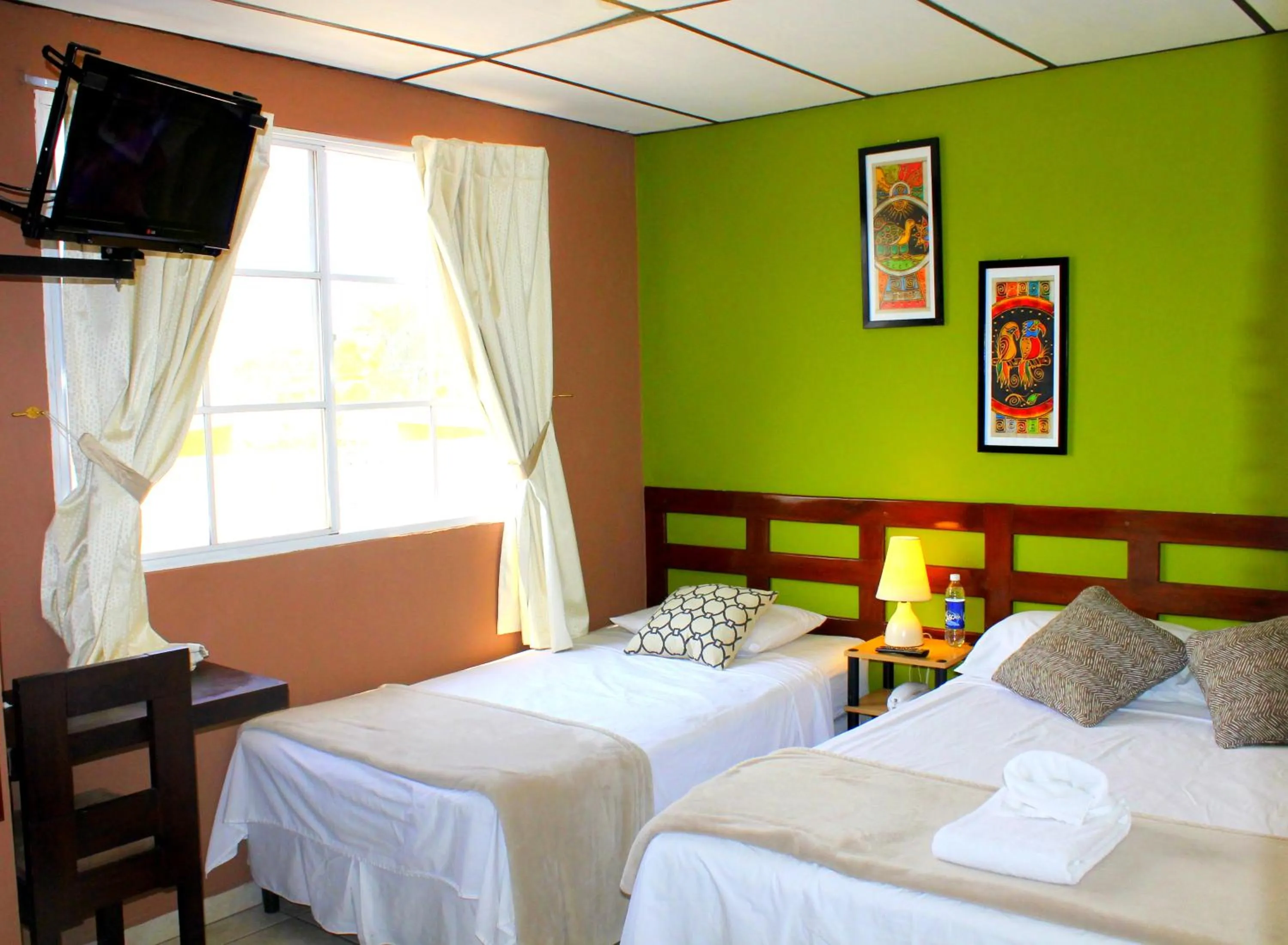 Photo of the whole room, Bed in Hotel Tazumal House