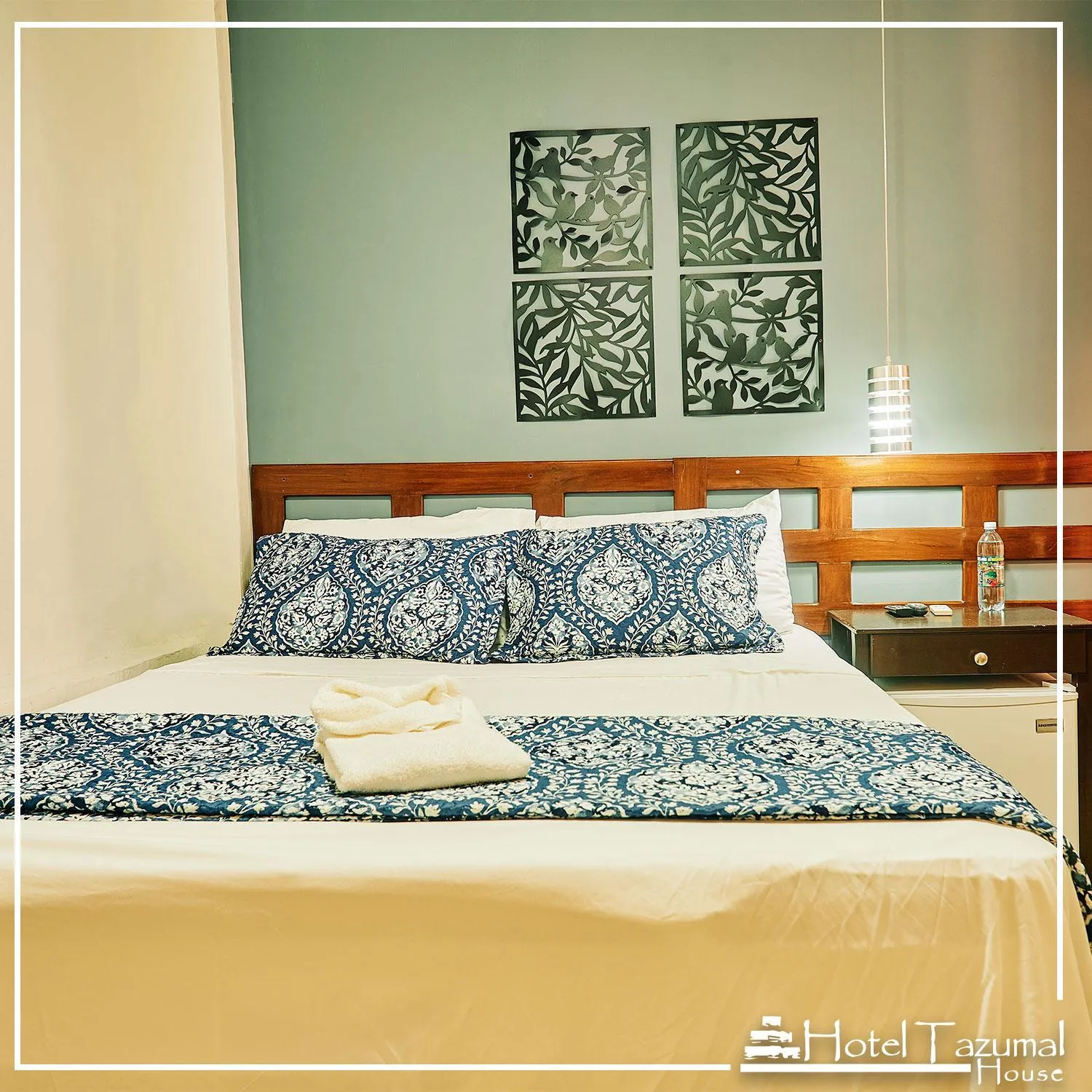 Bed in Hotel Tazumal House