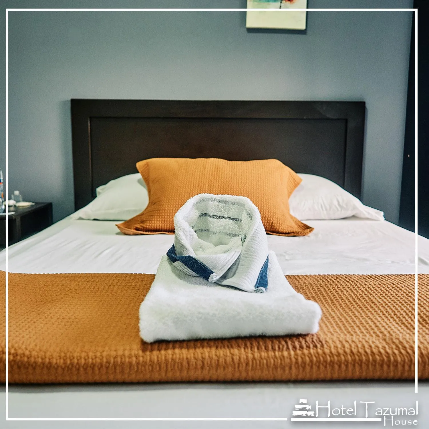 Bed in Hotel Tazumal House