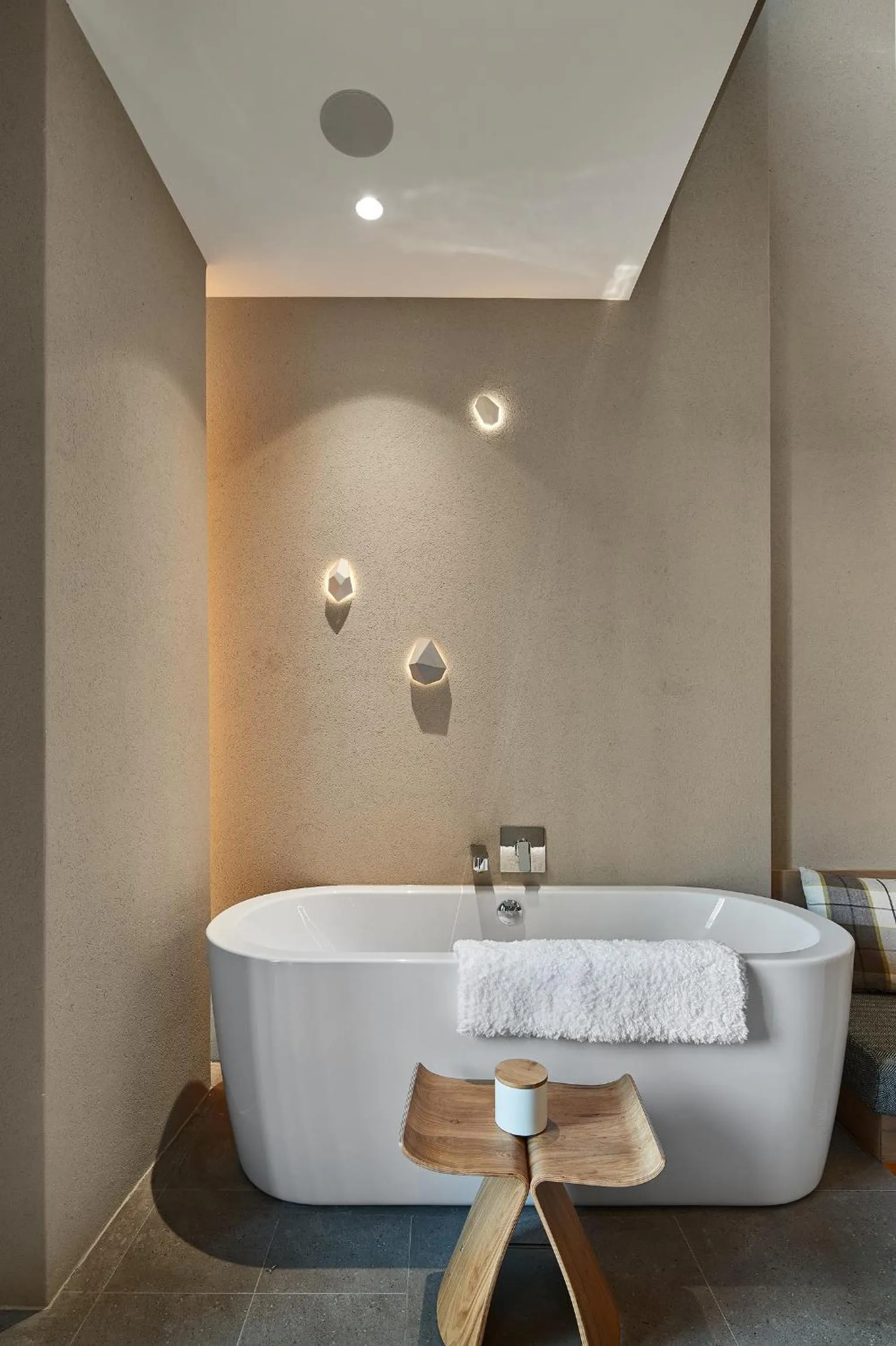 Hot Tub in EBO Hotel Hangzhou Wulin - 5 mins drive to the West Lake