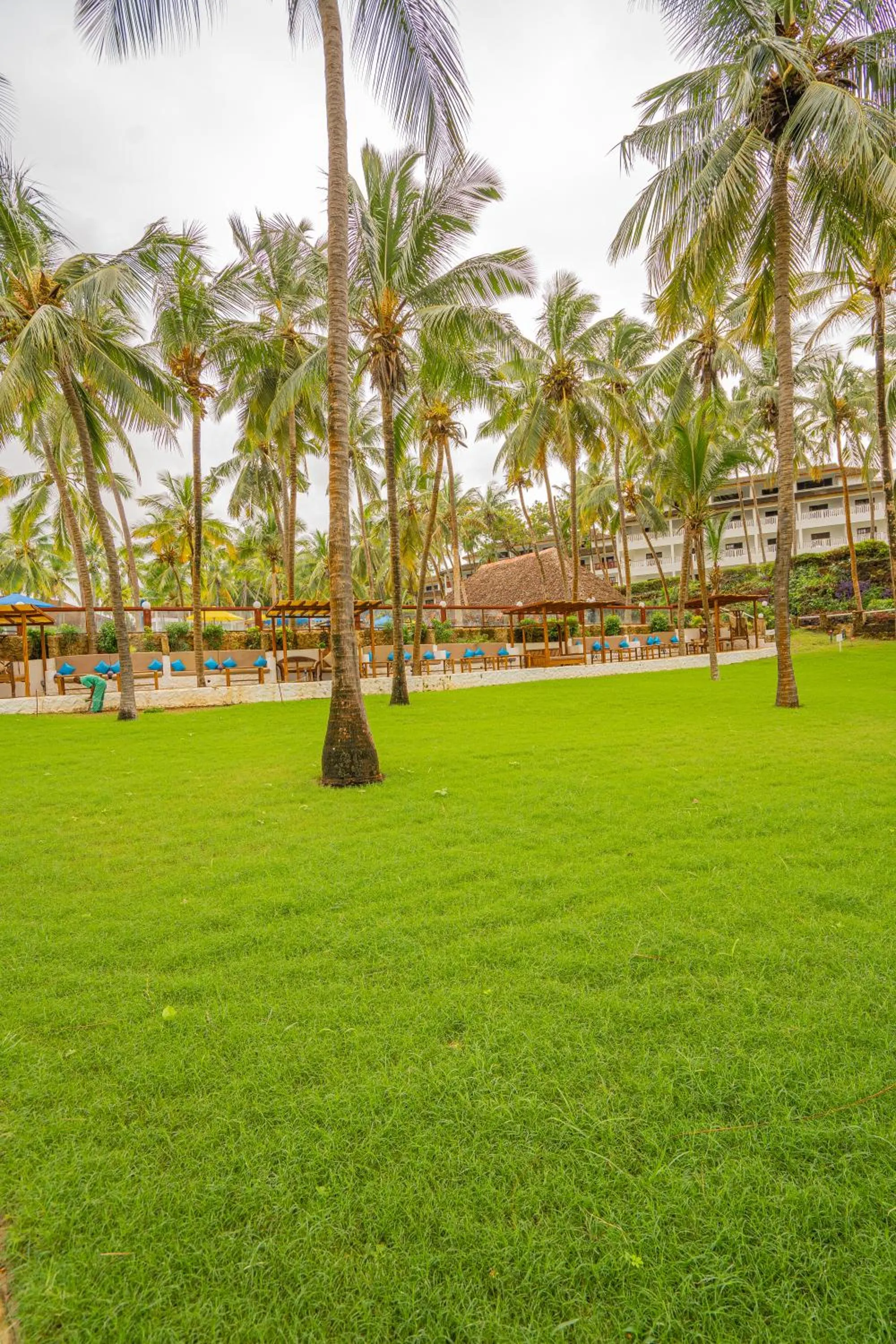 Day in PrideInn Flamingo Beach Resort & Spa Mombasa