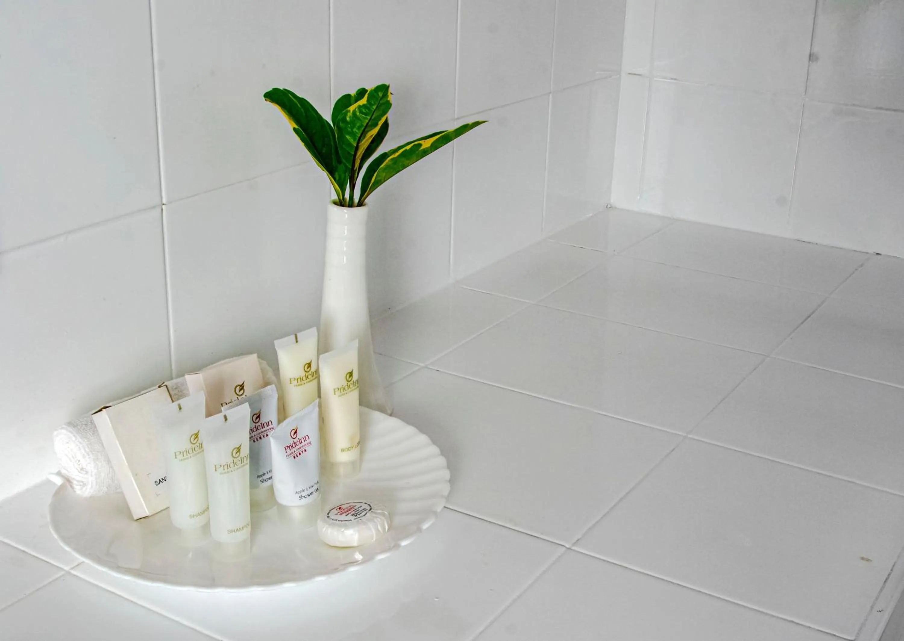 Shower in PrideInn Flamingo Beach Resort & Spa Mombasa