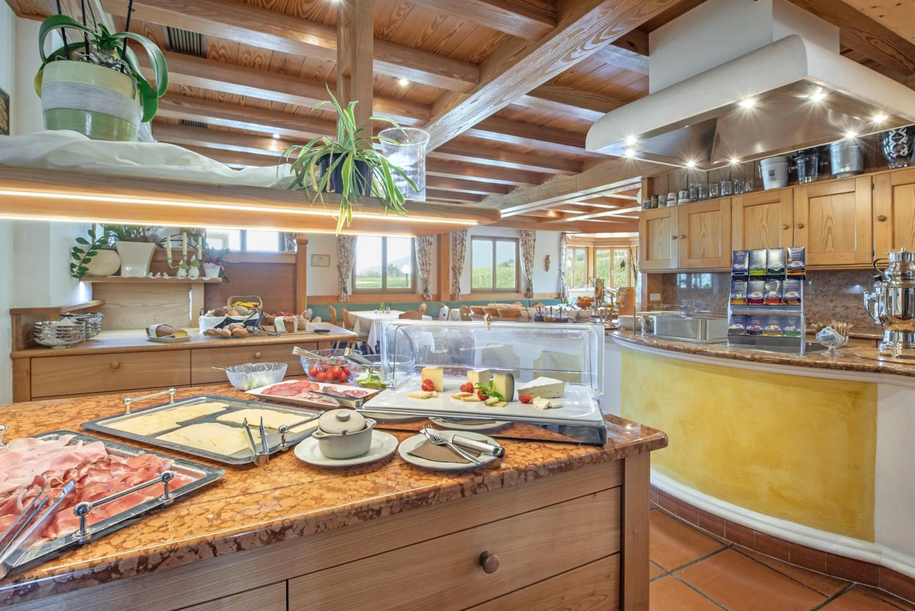 Food and drinks in Hotel Jonathan