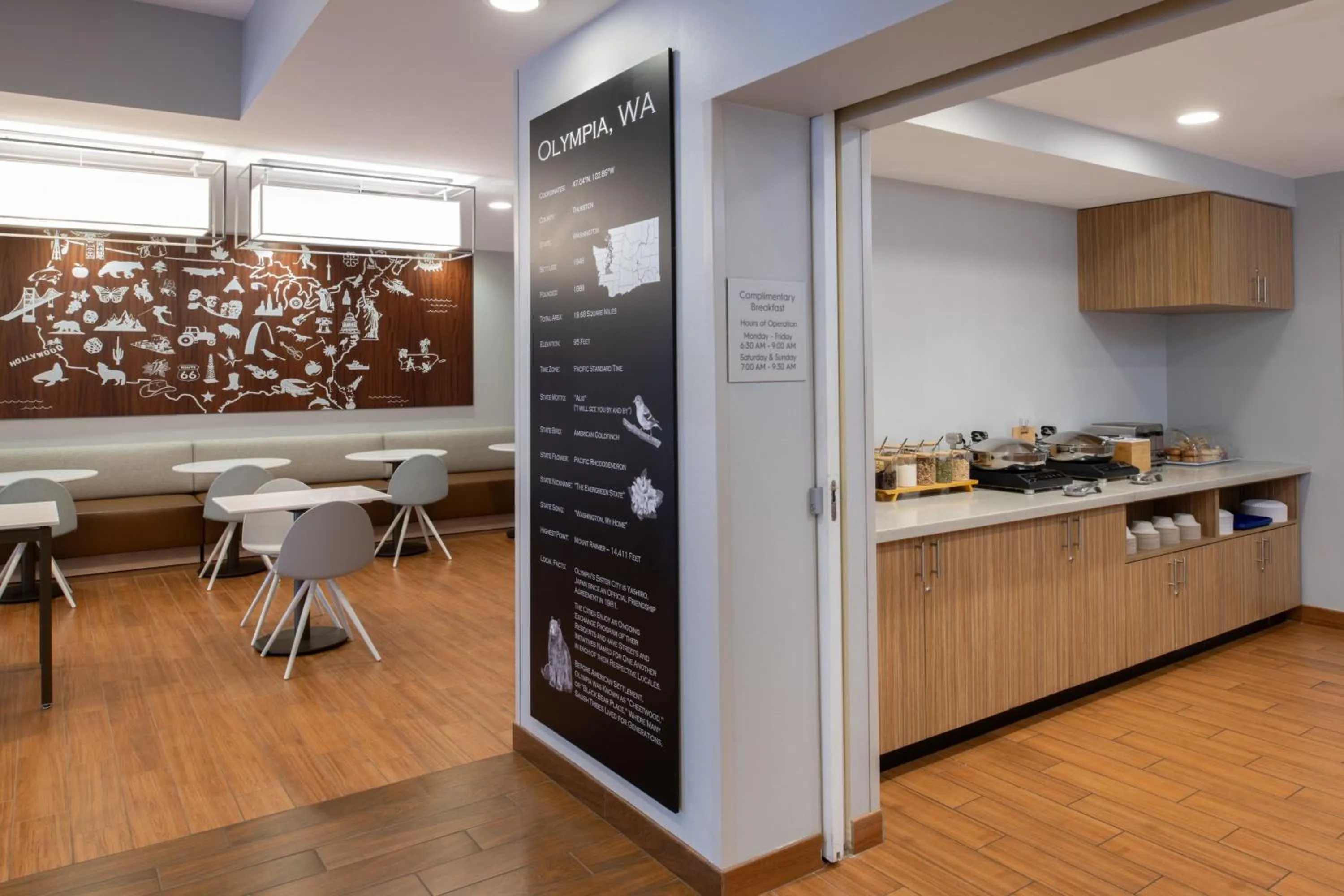 Breakfast in TownePlace Suites by Marriott Olympia