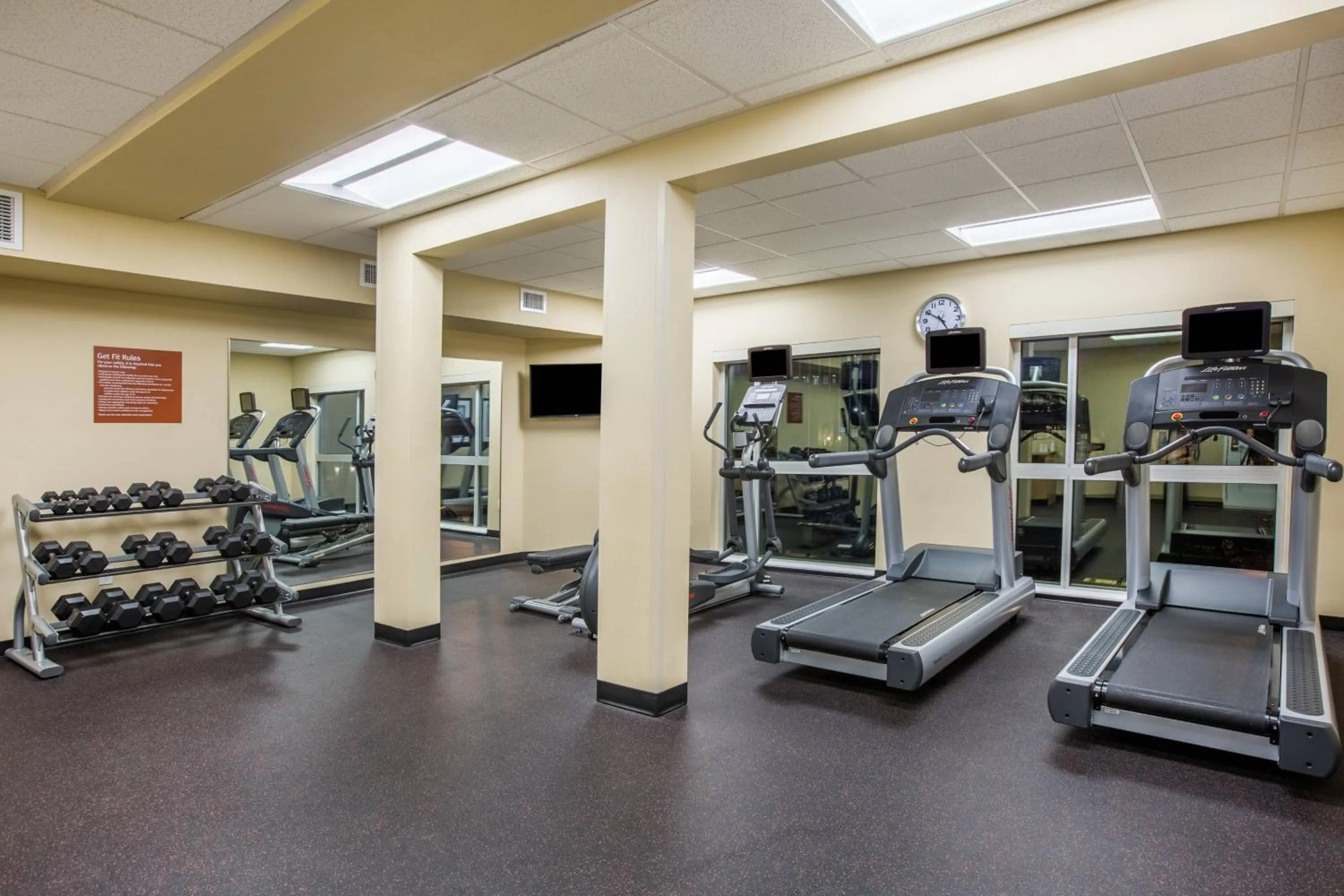 Fitness centre/facilities in TownePlace Suites by Marriott Olympia