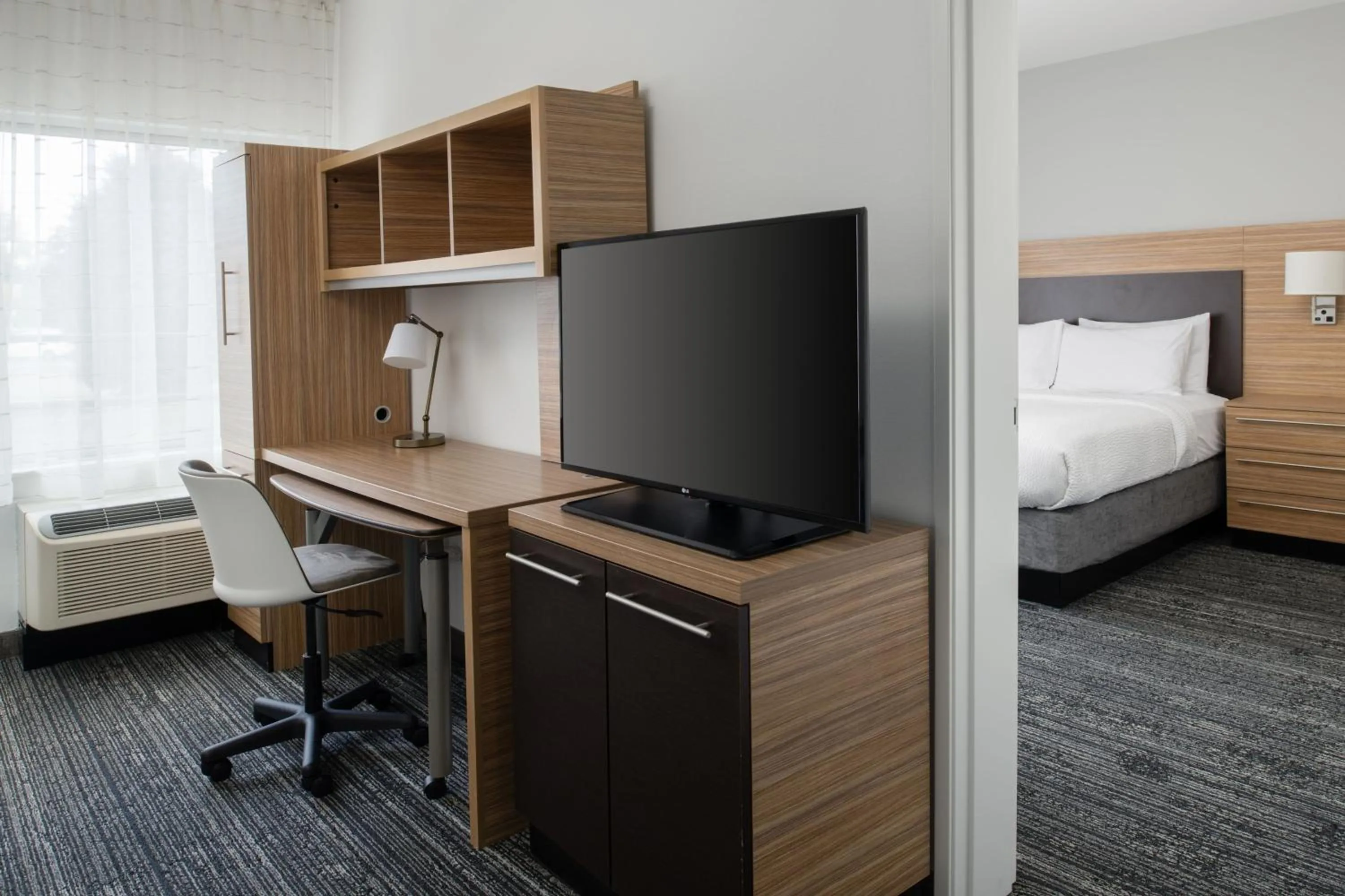 Living room, Bed in TownePlace Suites by Marriott Olympia