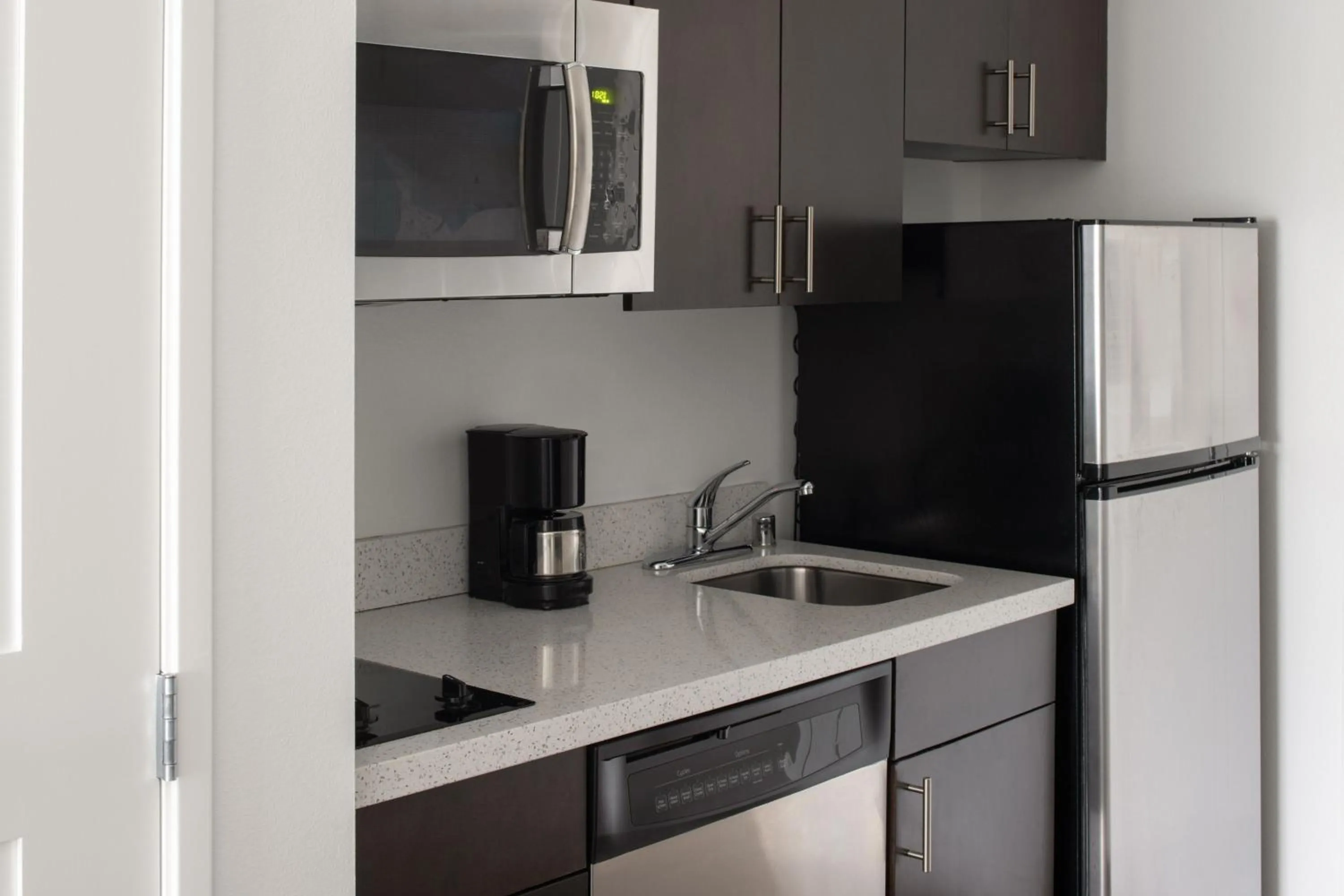 Kitchen or kitchenette in TownePlace Suites by Marriott Olympia