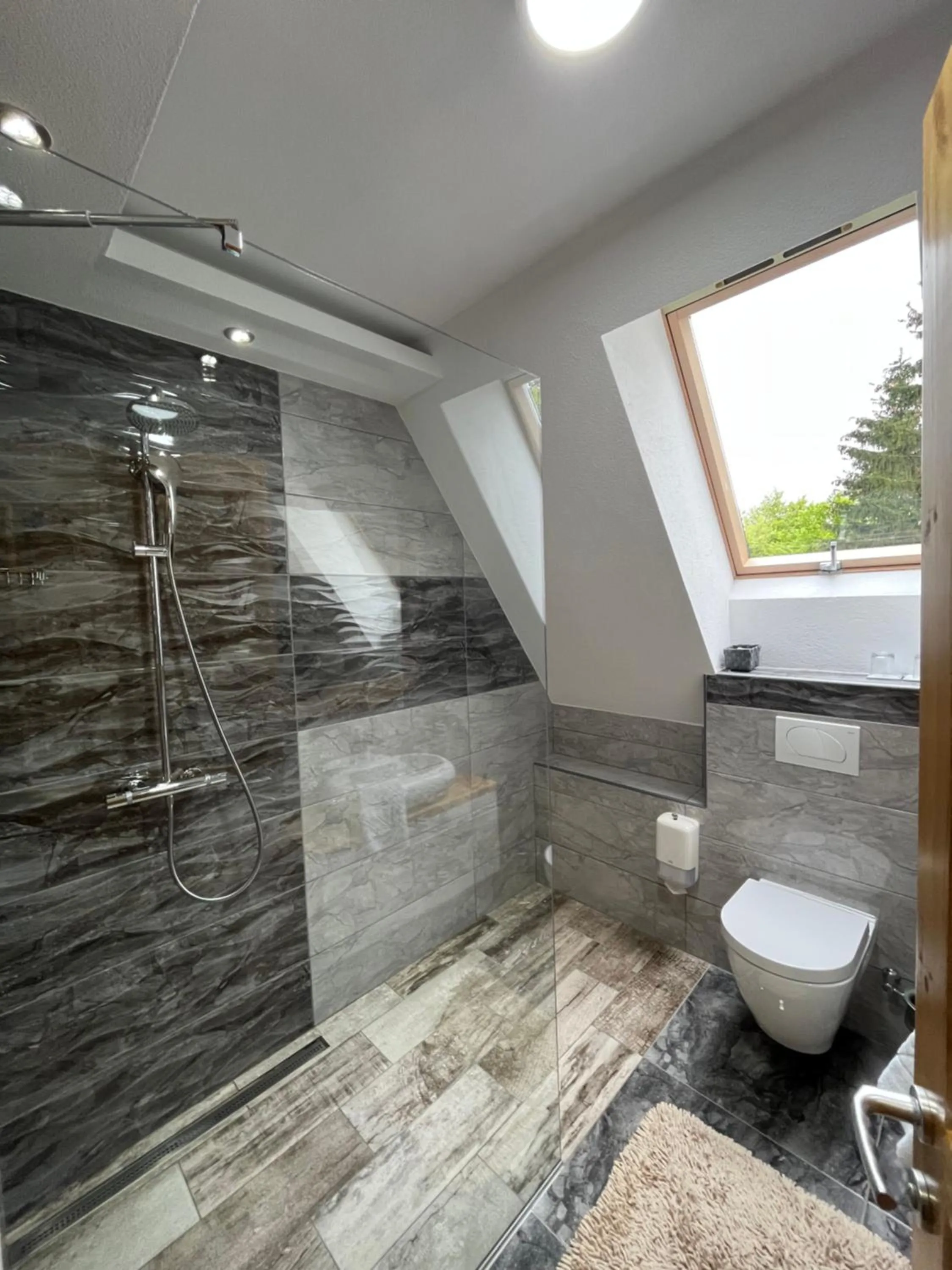 Shower in Rustic Inn River