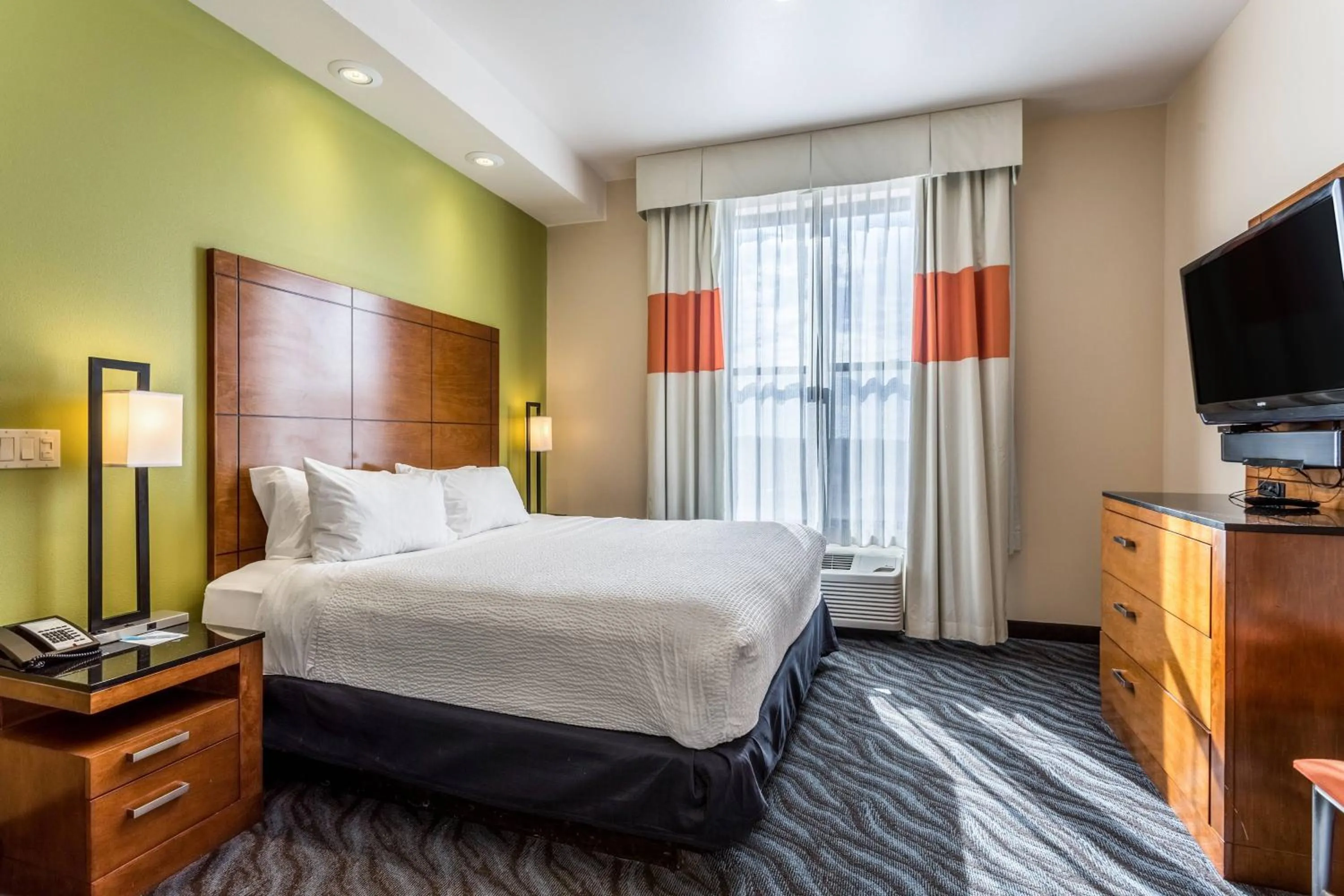 Photo of the whole room, Bed in Fairfield Inn & Suites by Marriott Alamogordo