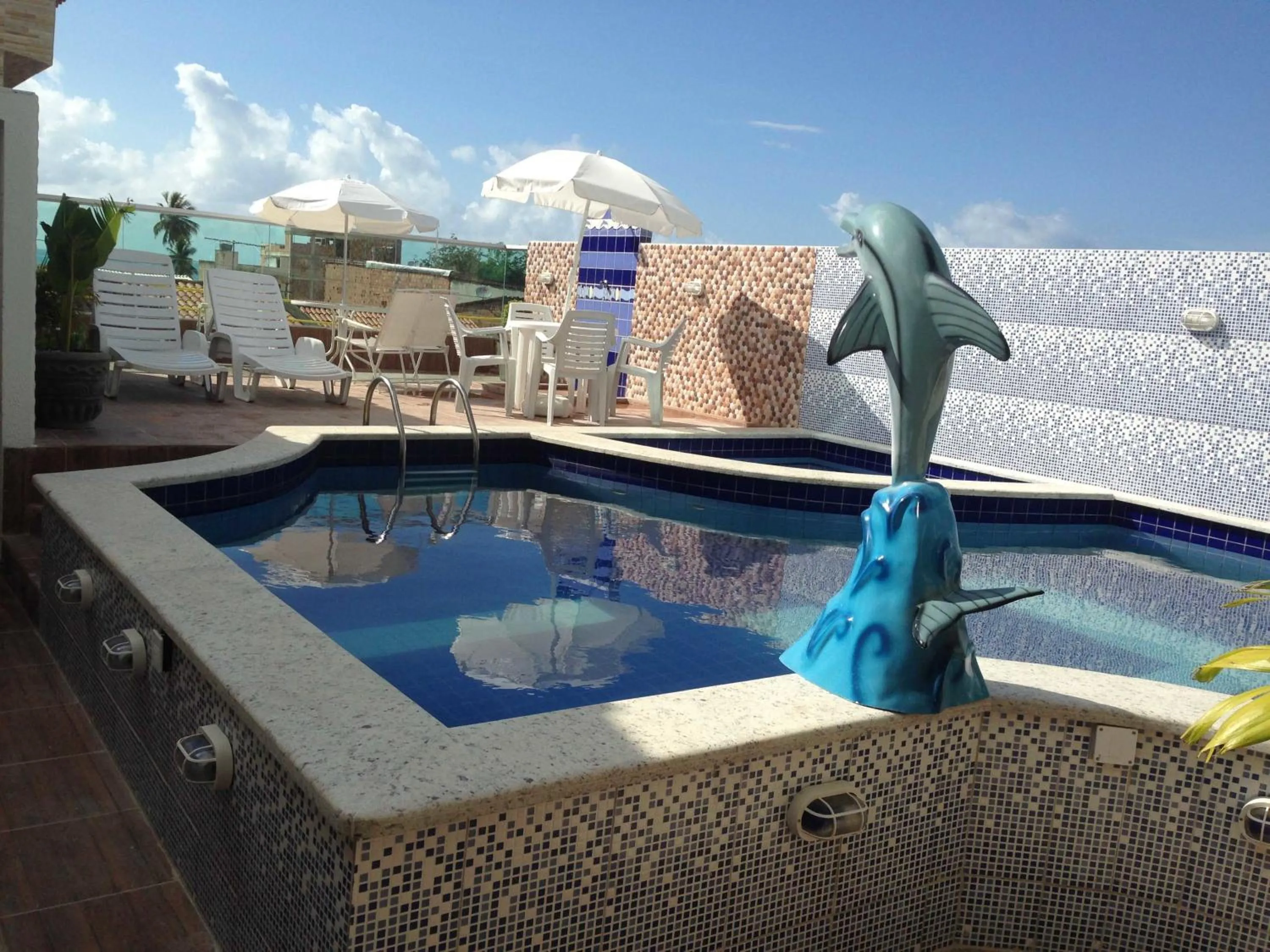 Pool view in Pousada Maragolfinho