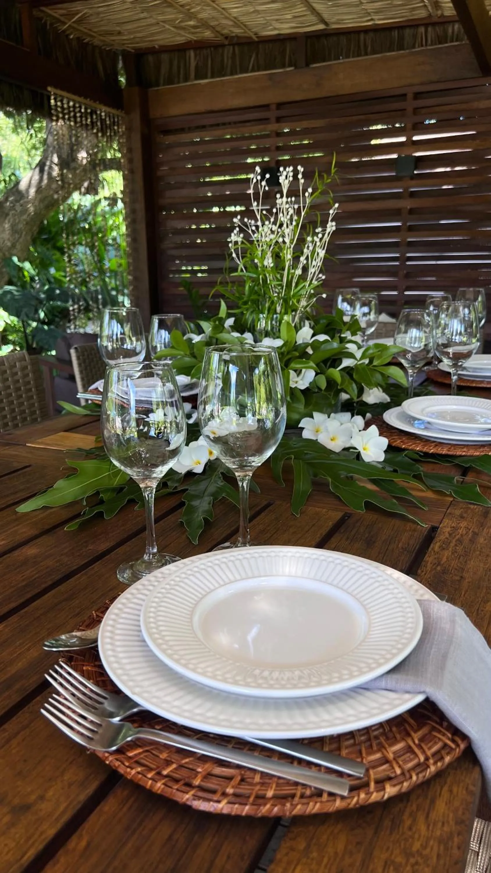 Restaurant/places to eat in Dolphin Hotel