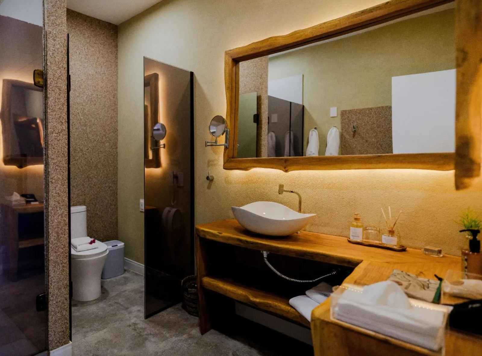 Bathroom in Dolphin Hotel