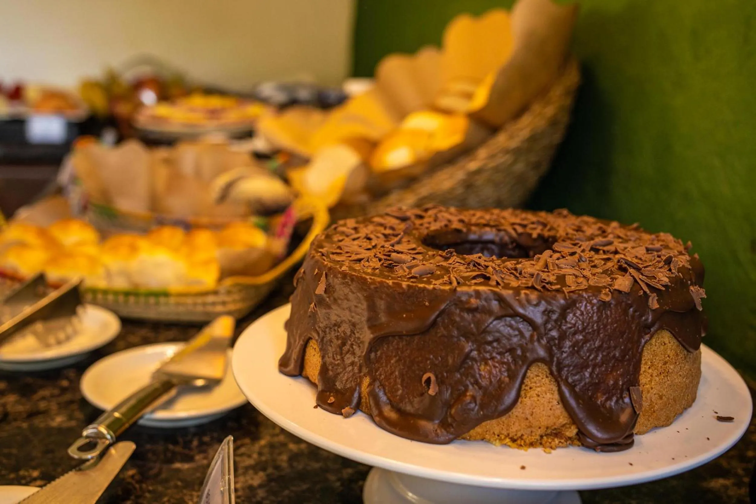 Restaurant/places to eat in Dolphin Hotel