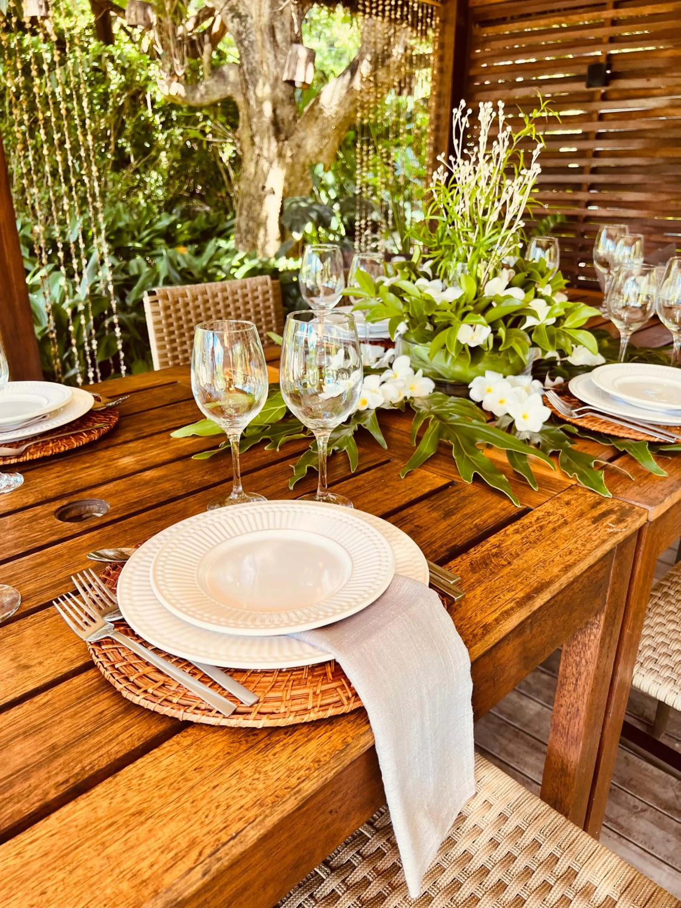 Restaurant/places to eat in Dolphin Hotel