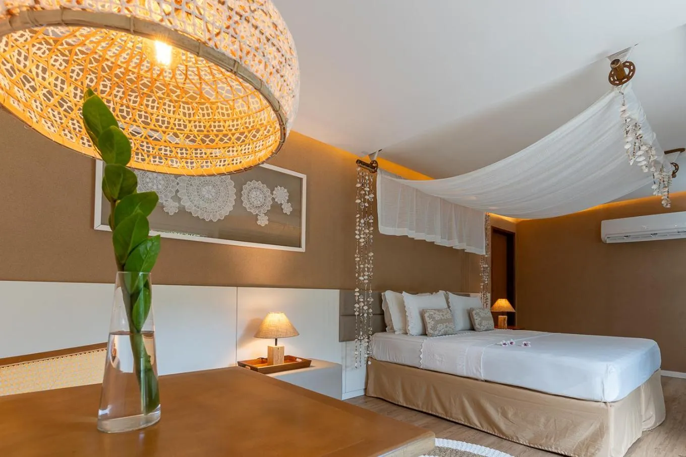 Photo of the whole room, Bed in Dolphin Hotel