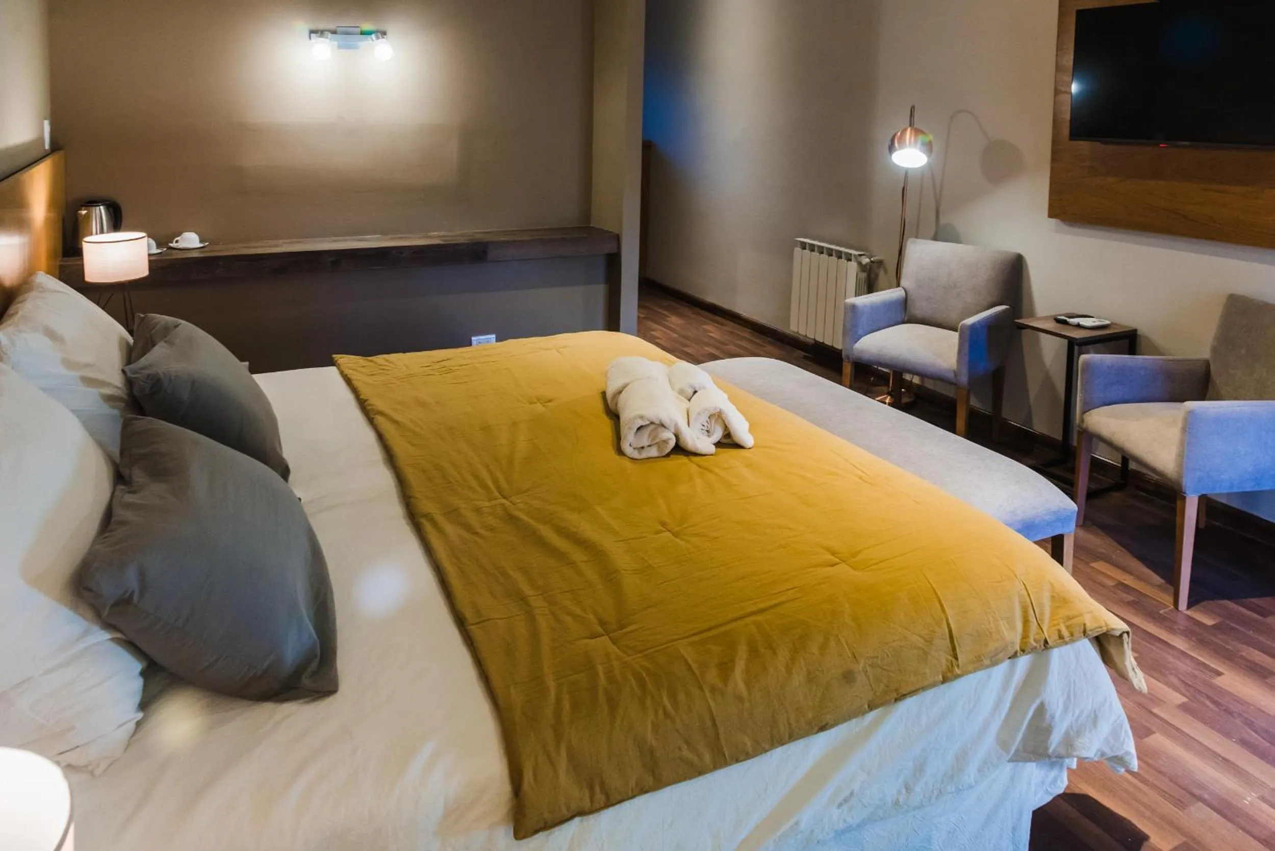 Bedroom, Bed in Plaza Paradiso Petit Hotel