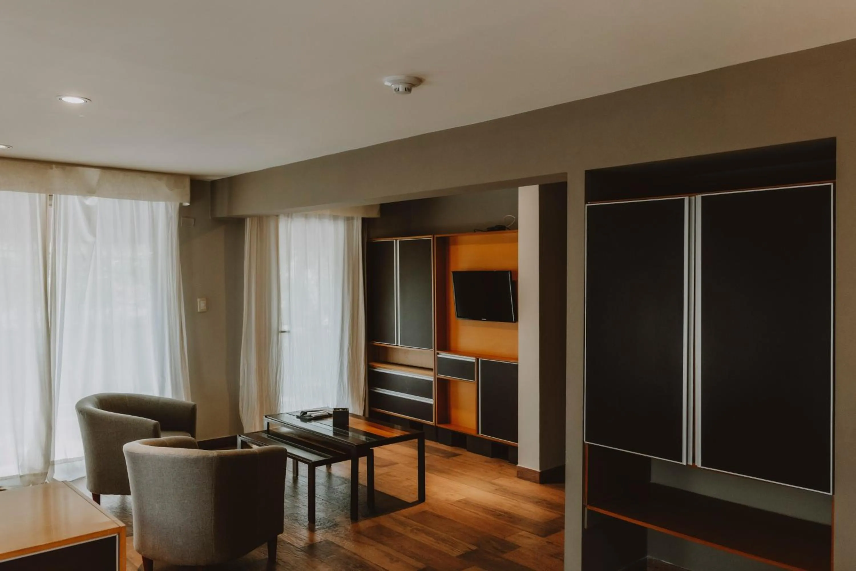 Plaza Paradiso Petit Hotel