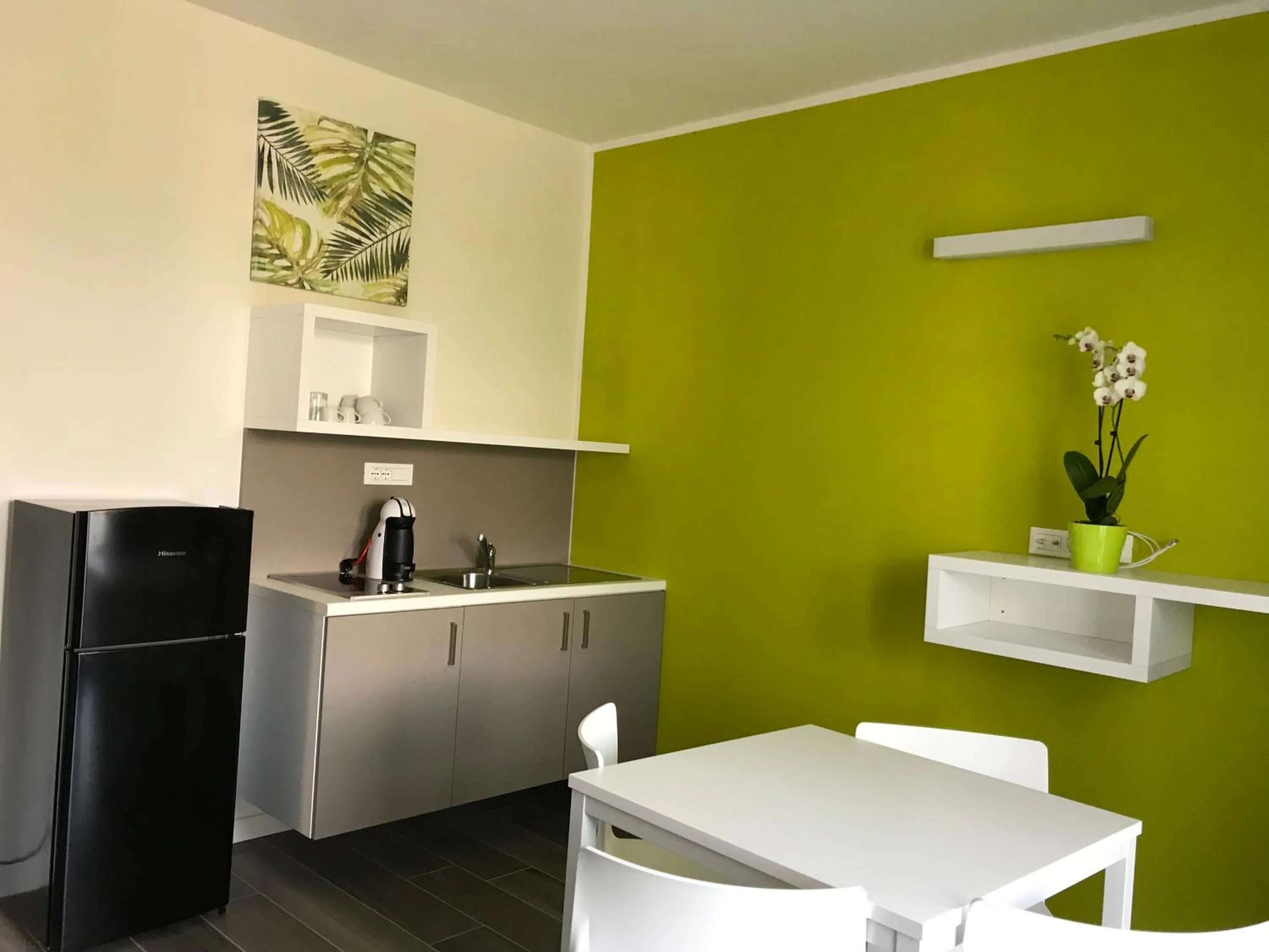 Photo of the whole room in B&B Alma Garda Lake