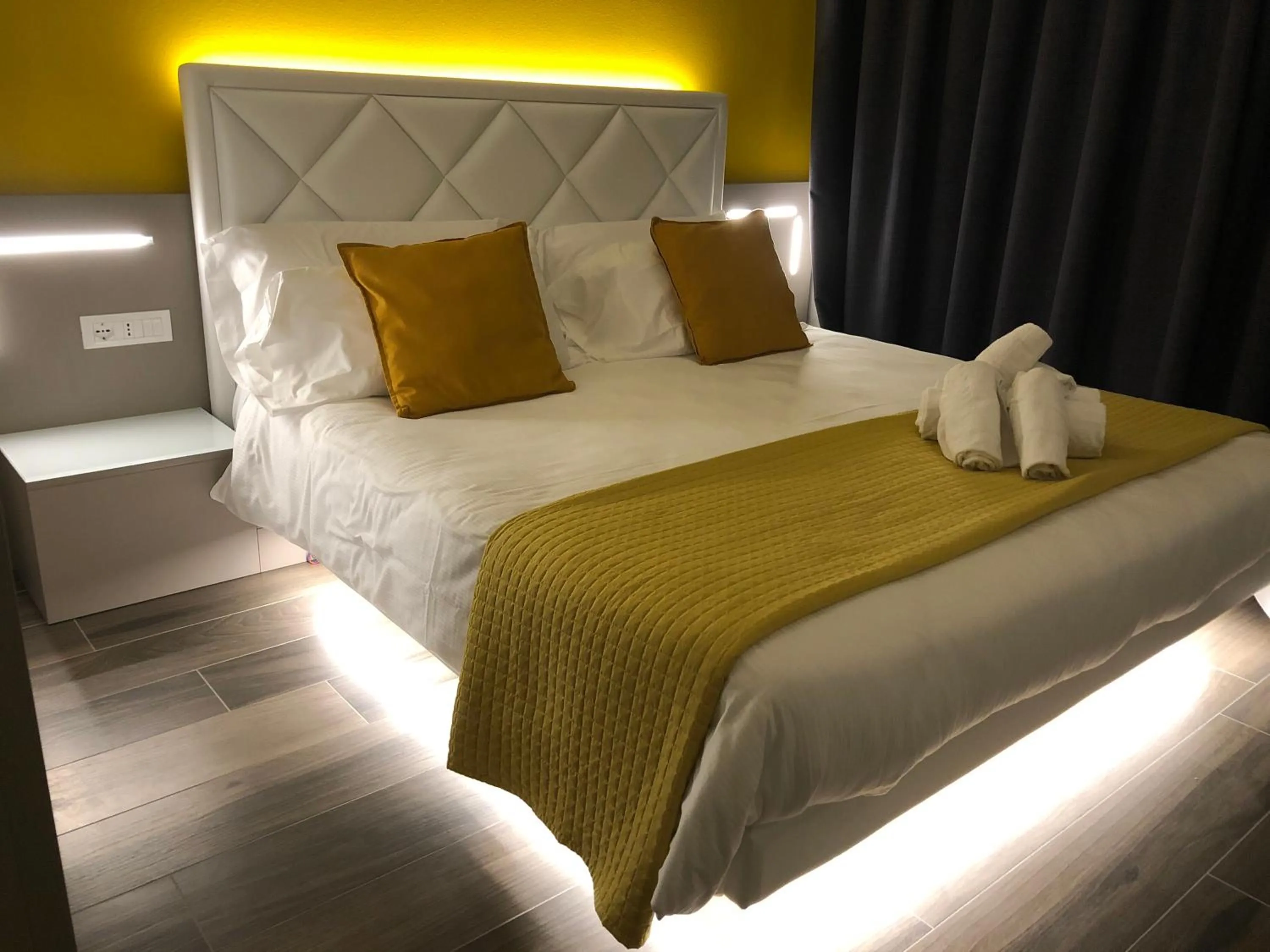 Bedroom, Bed in B&B Alma Garda Lake