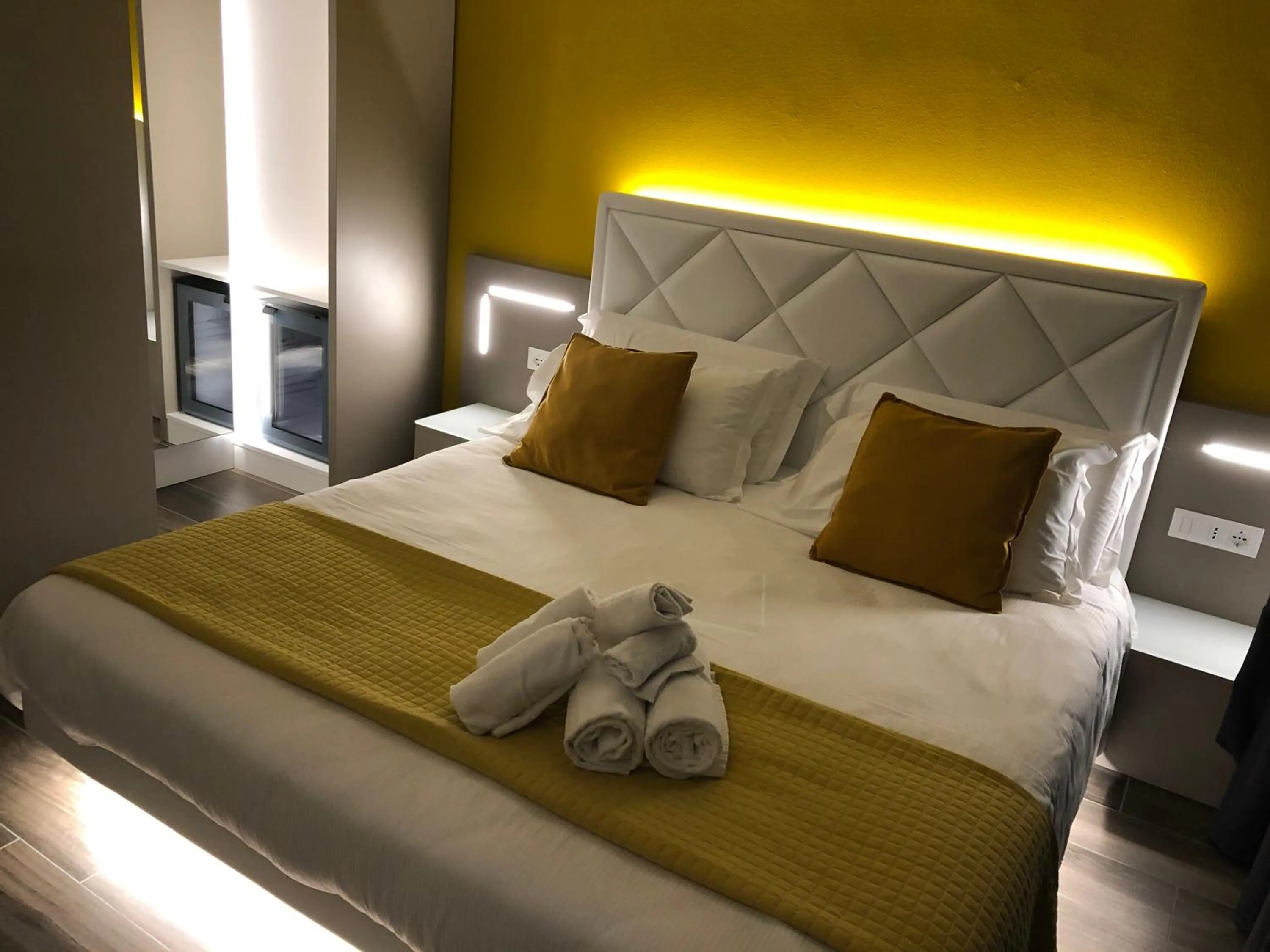 Bedroom, Bed in B&B Alma Garda Lake