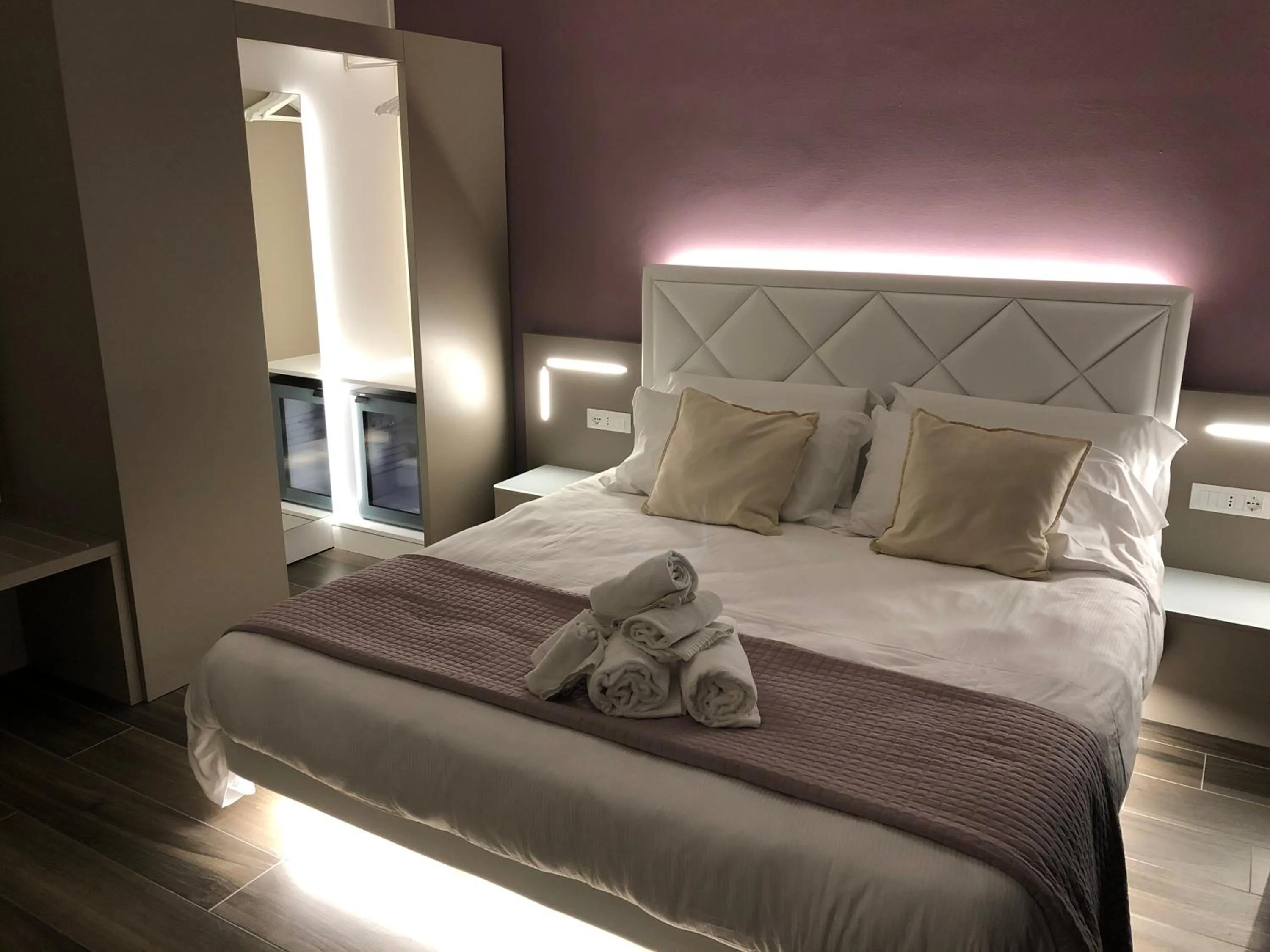 Bedroom, Bed in B&B Alma Garda Lake