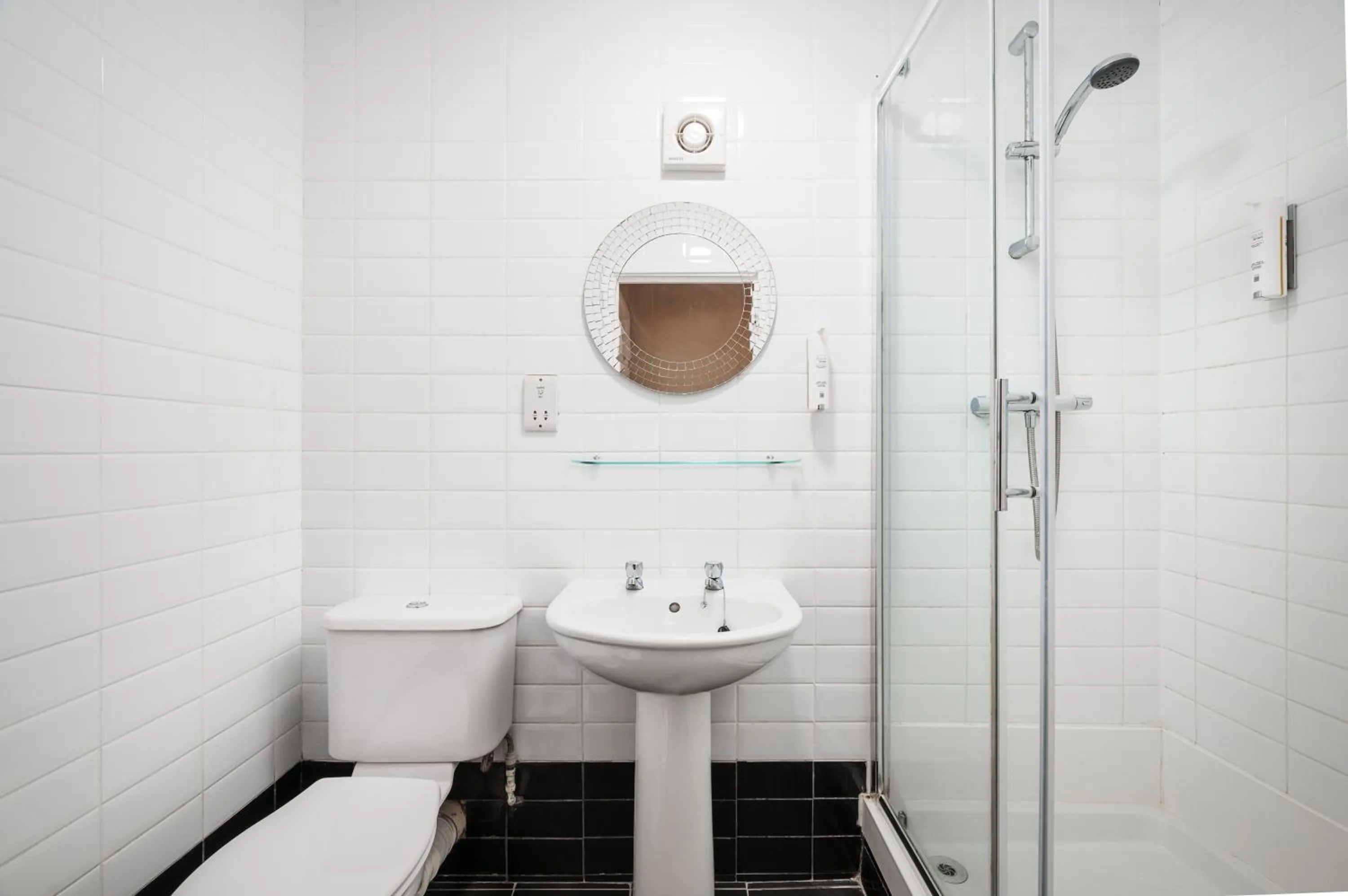 Bathroom in Rooms Inn