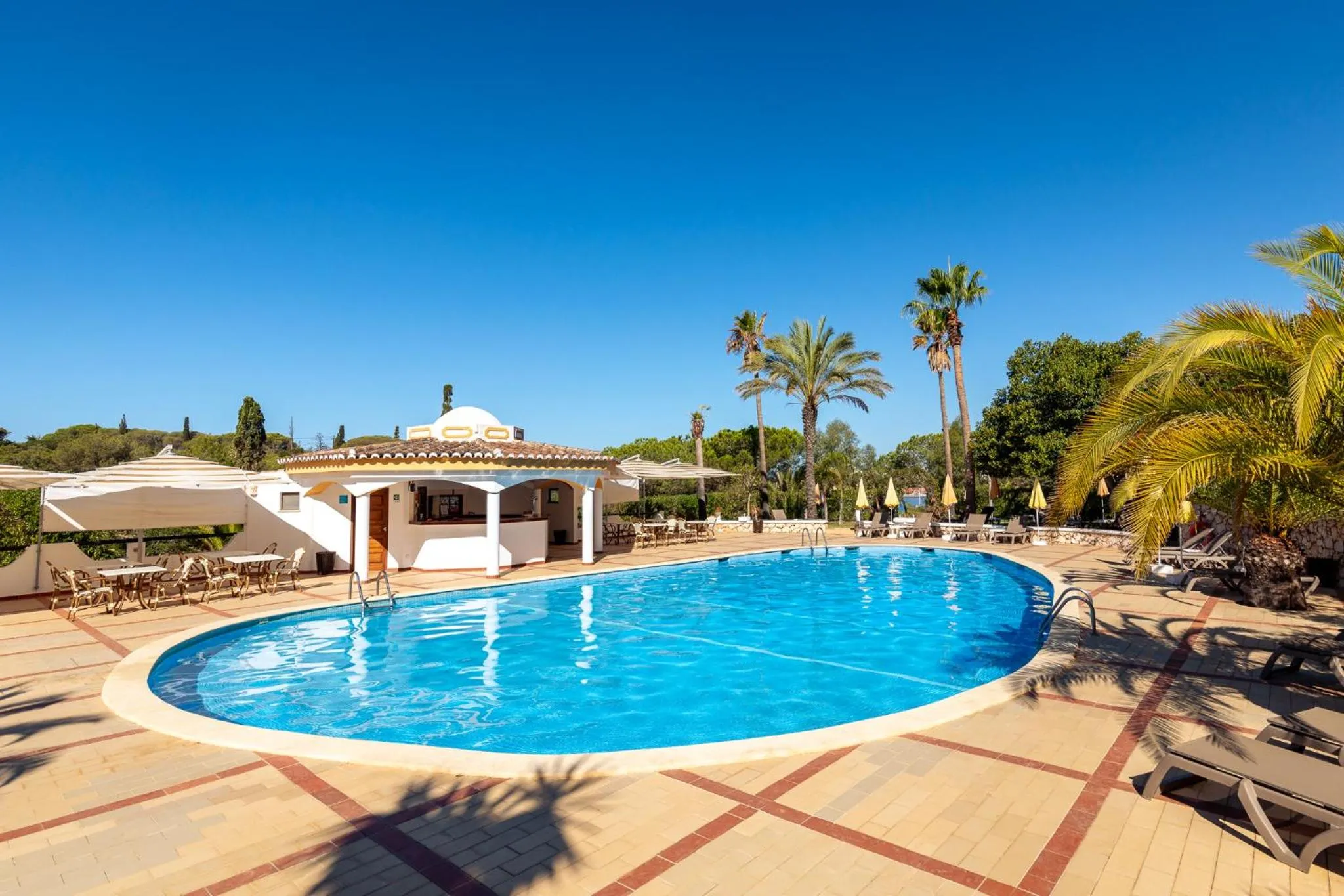 Restaurant/places to eat in Hotel Casabela