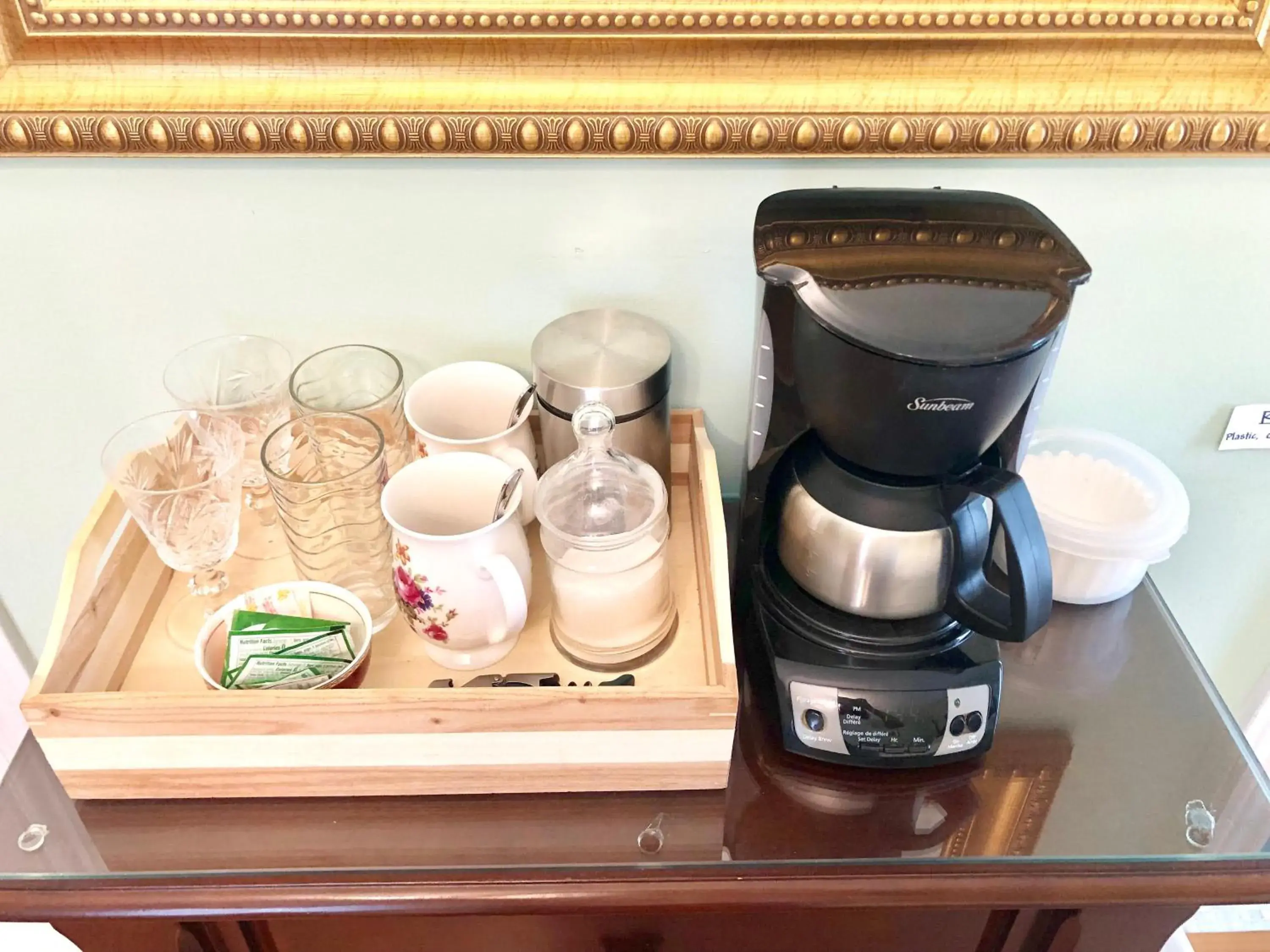 Queen Room in Redwood Bed and Breakfast Queen Room in Redwood Bed and Breakfast