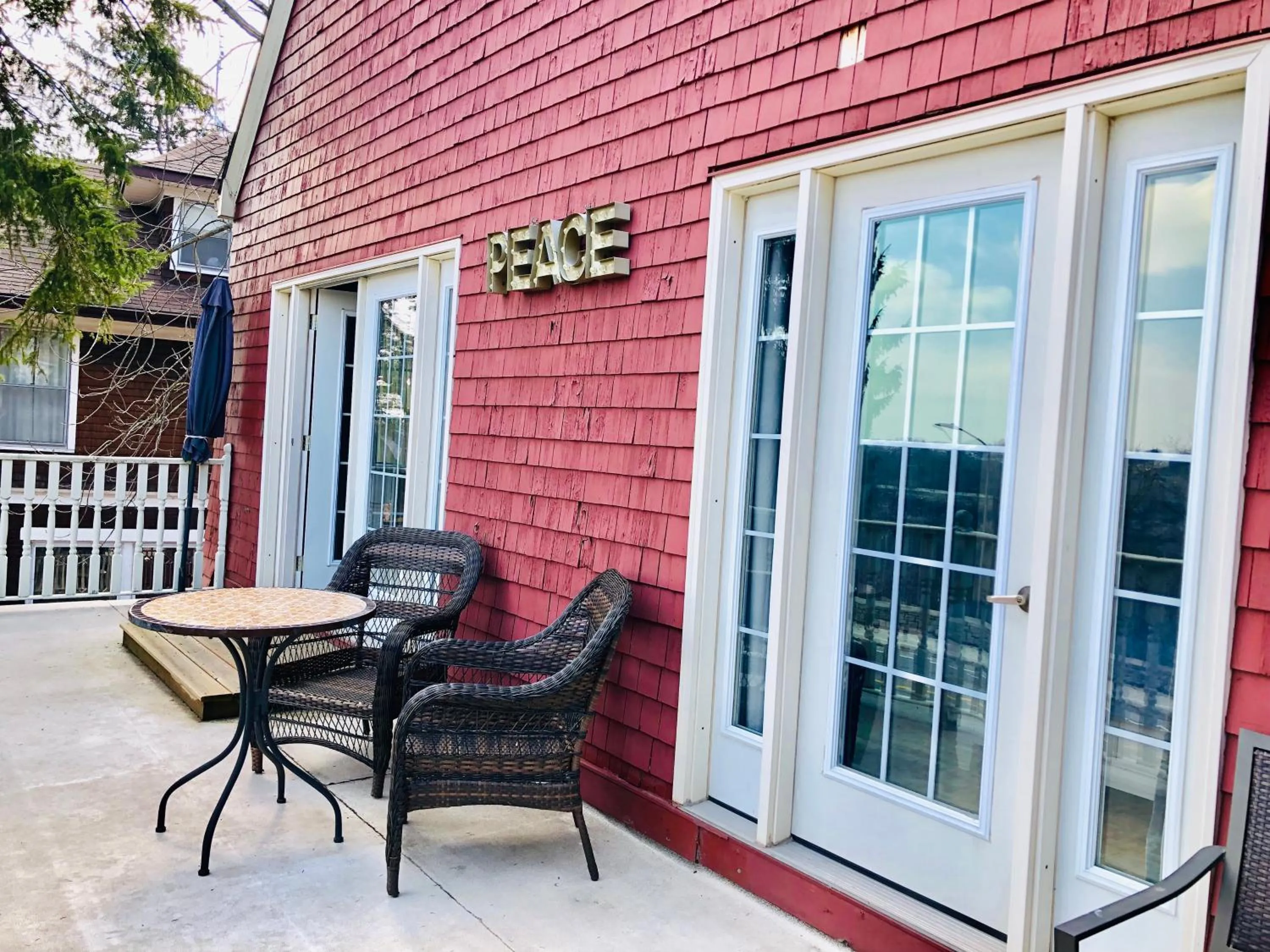 Redwood Bed and Breakfast