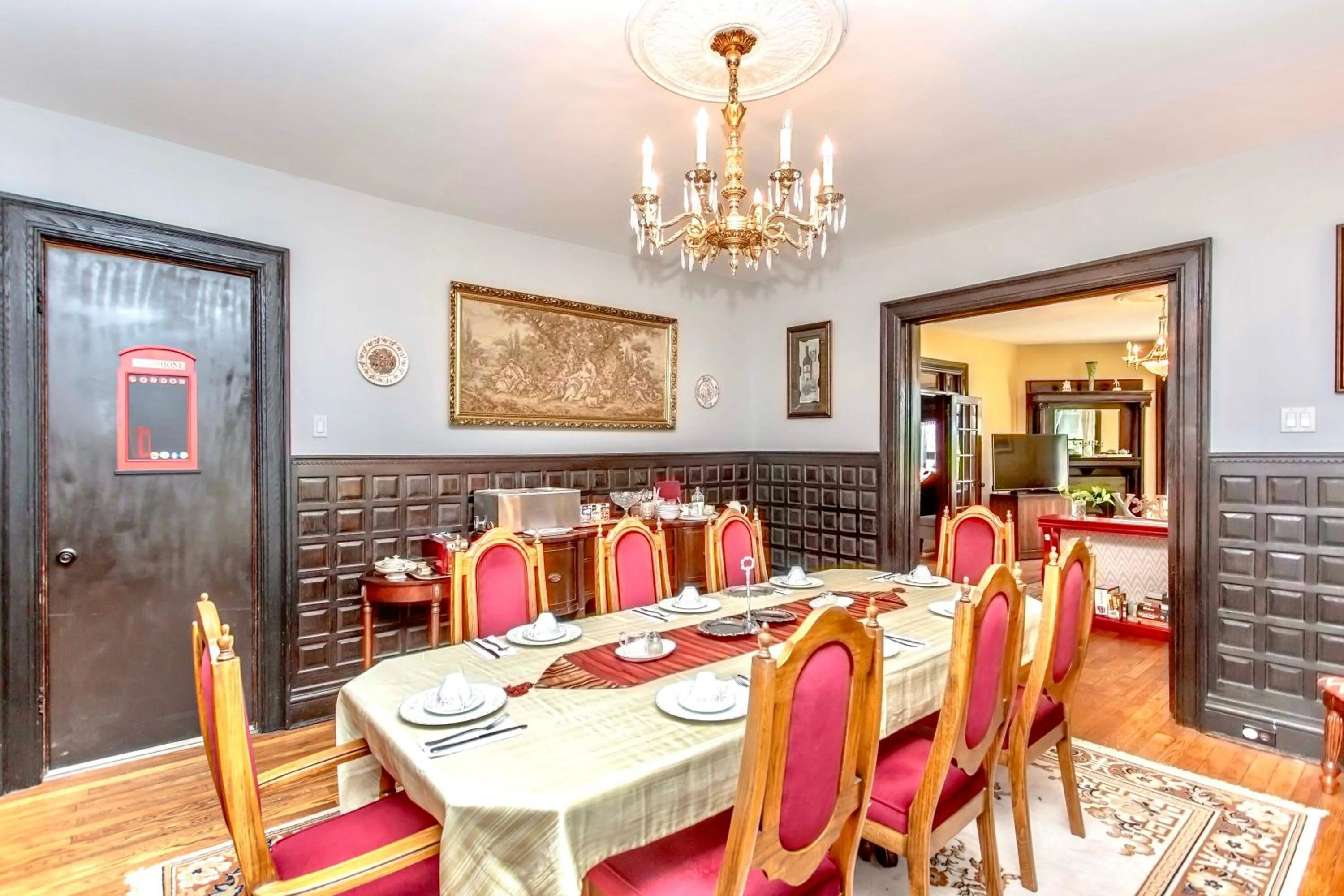 Redwood Bed and Breakfast