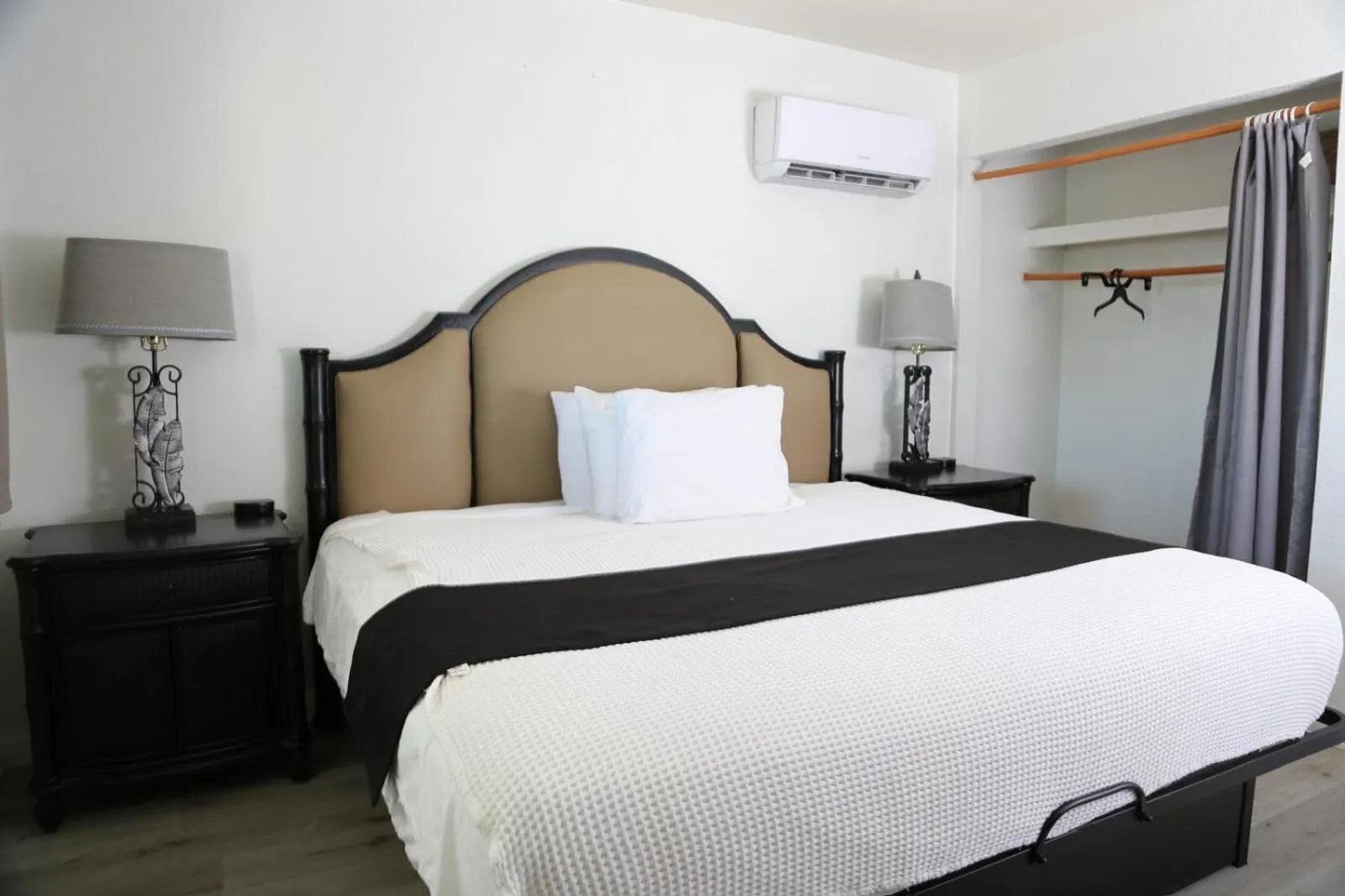 Bed in Holiday Isles Resort