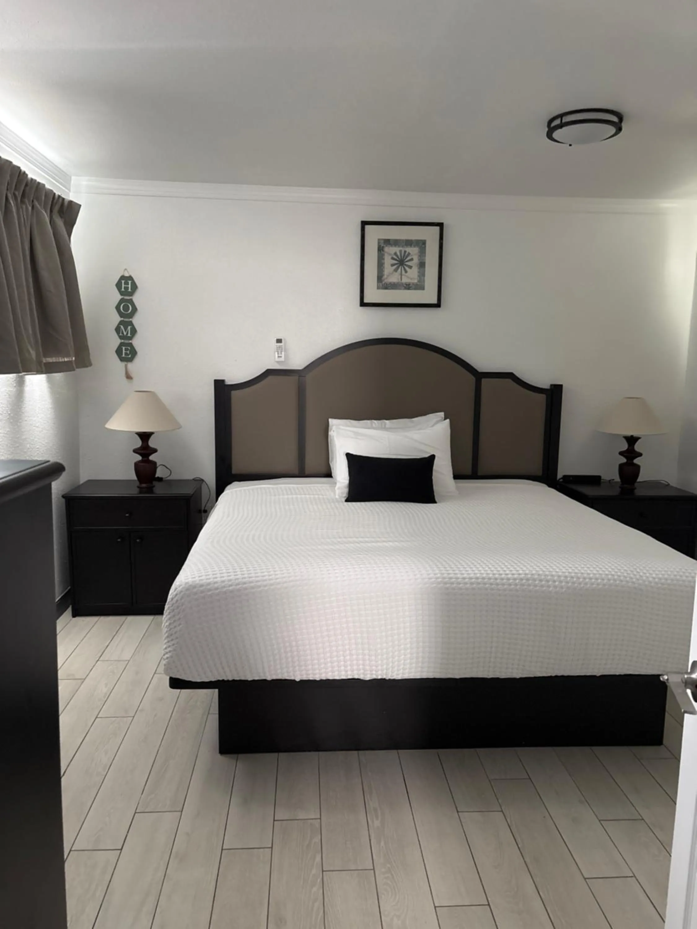 Bed in Holiday Isles Resort