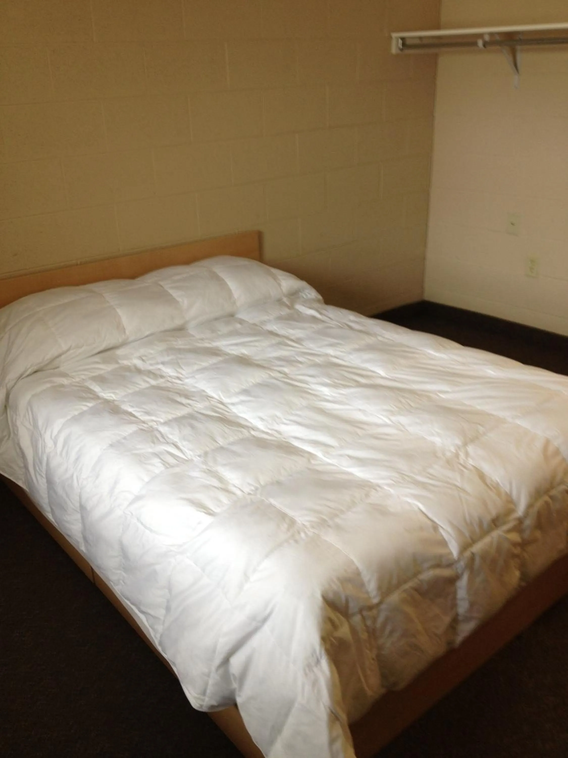 Bedroom in Residence & Conference Centre - Sudbury North